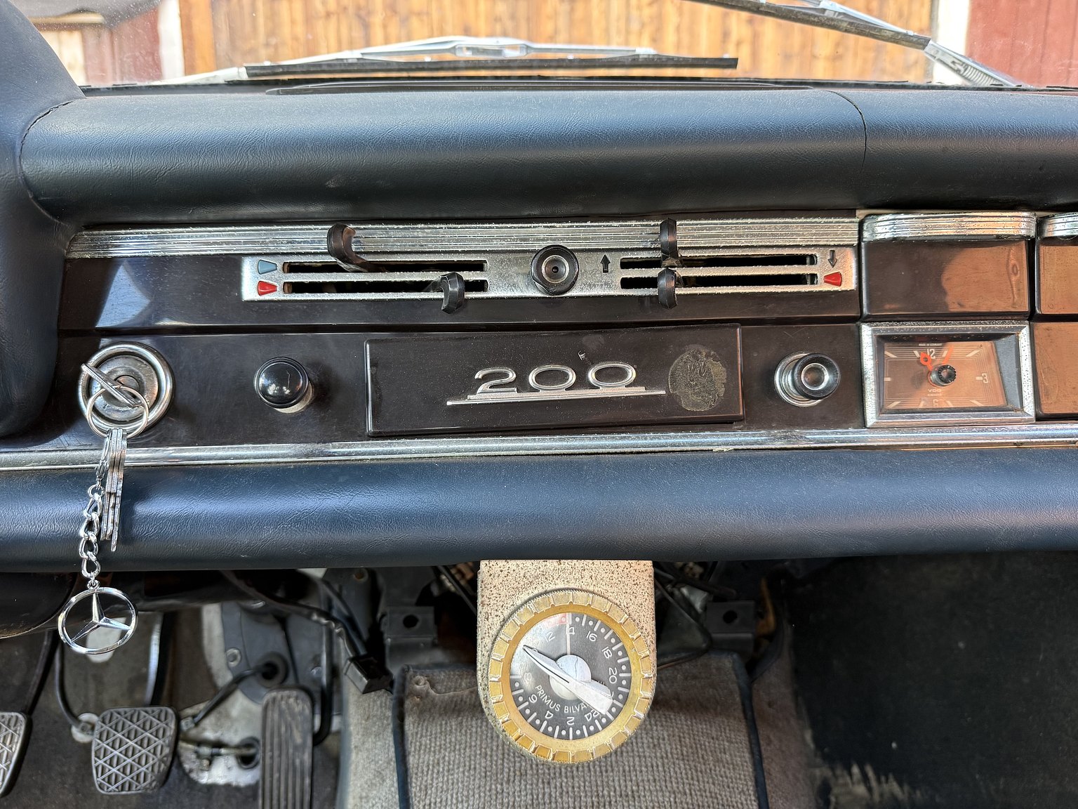 Interiörbild 1967 Mercedes-Benz 200
