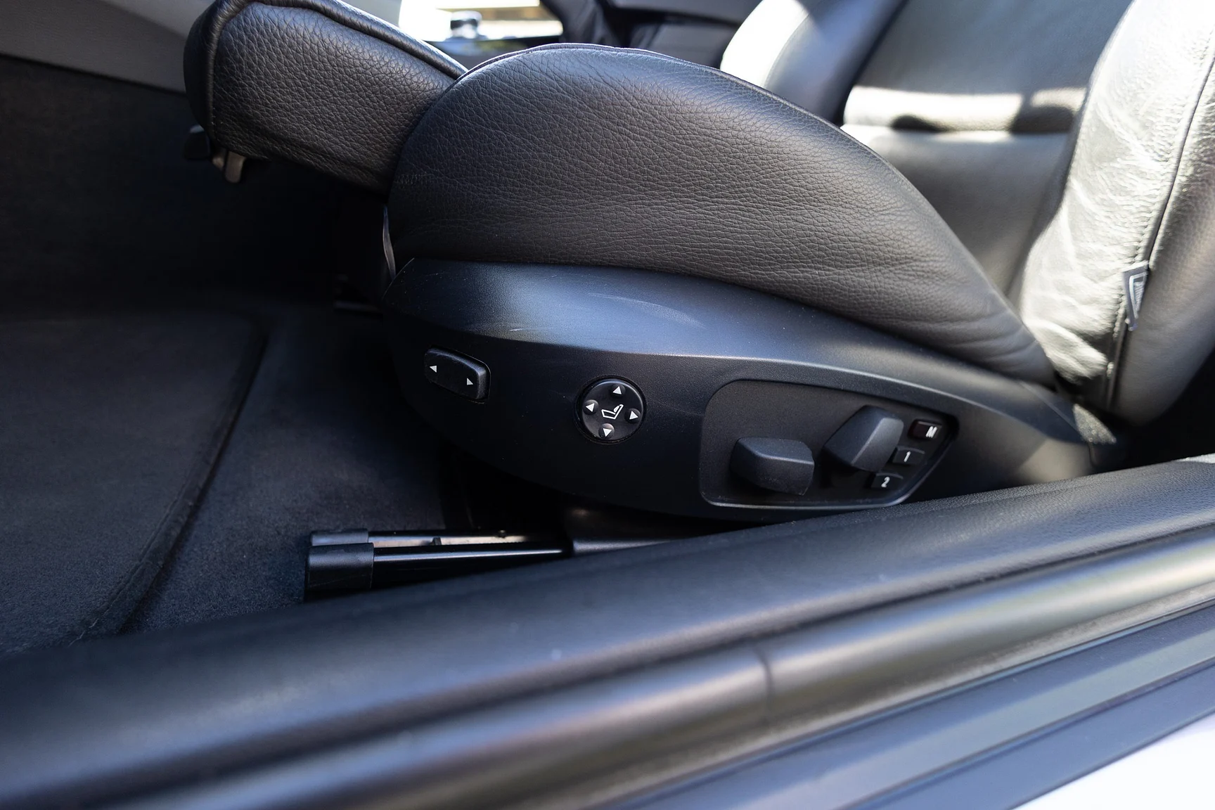 Innenraumfoto von 2007 BMW 335i Coupé (26)