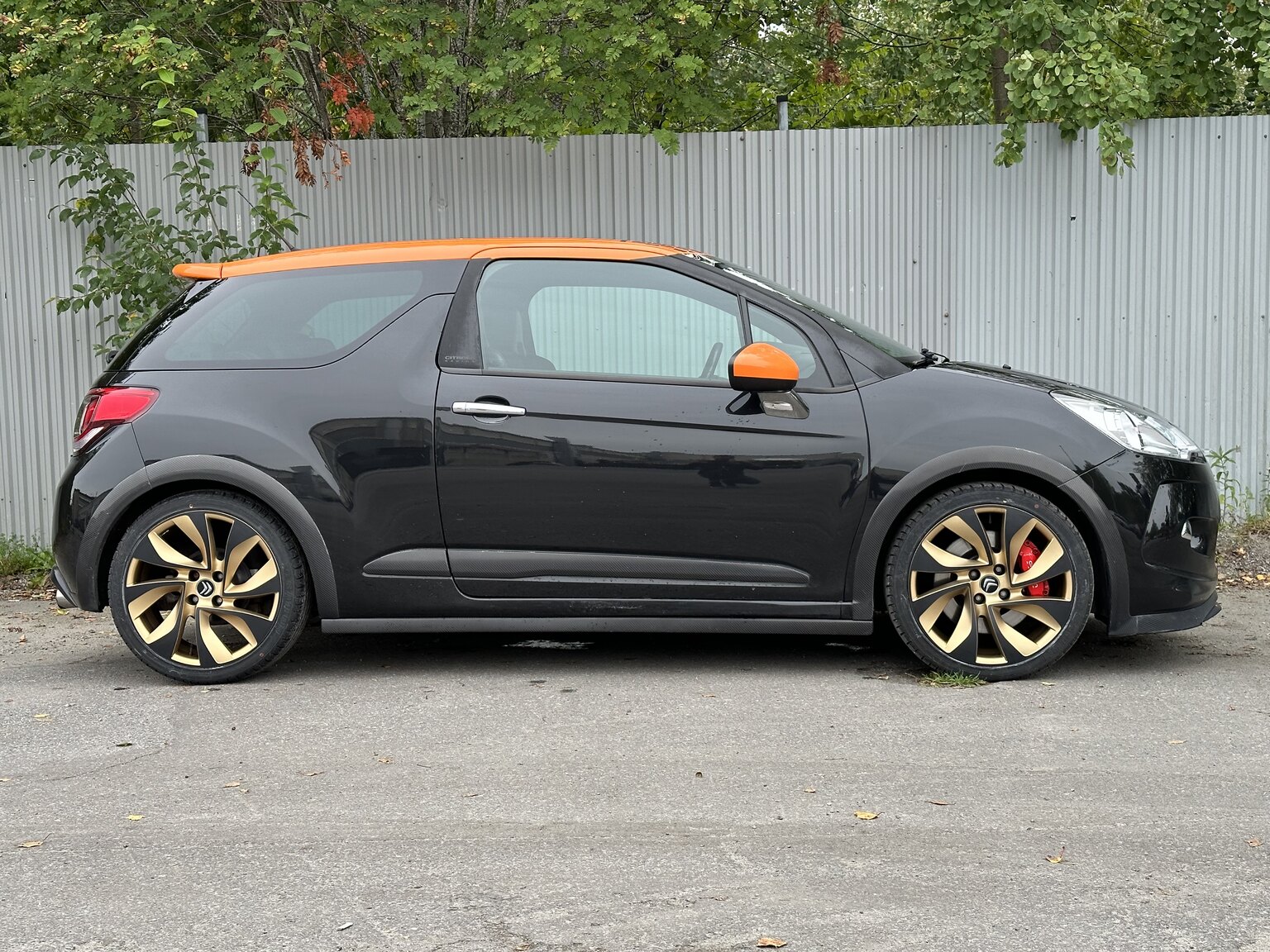 Exterior image of 2012 Citroen DS3 Racing  (7)