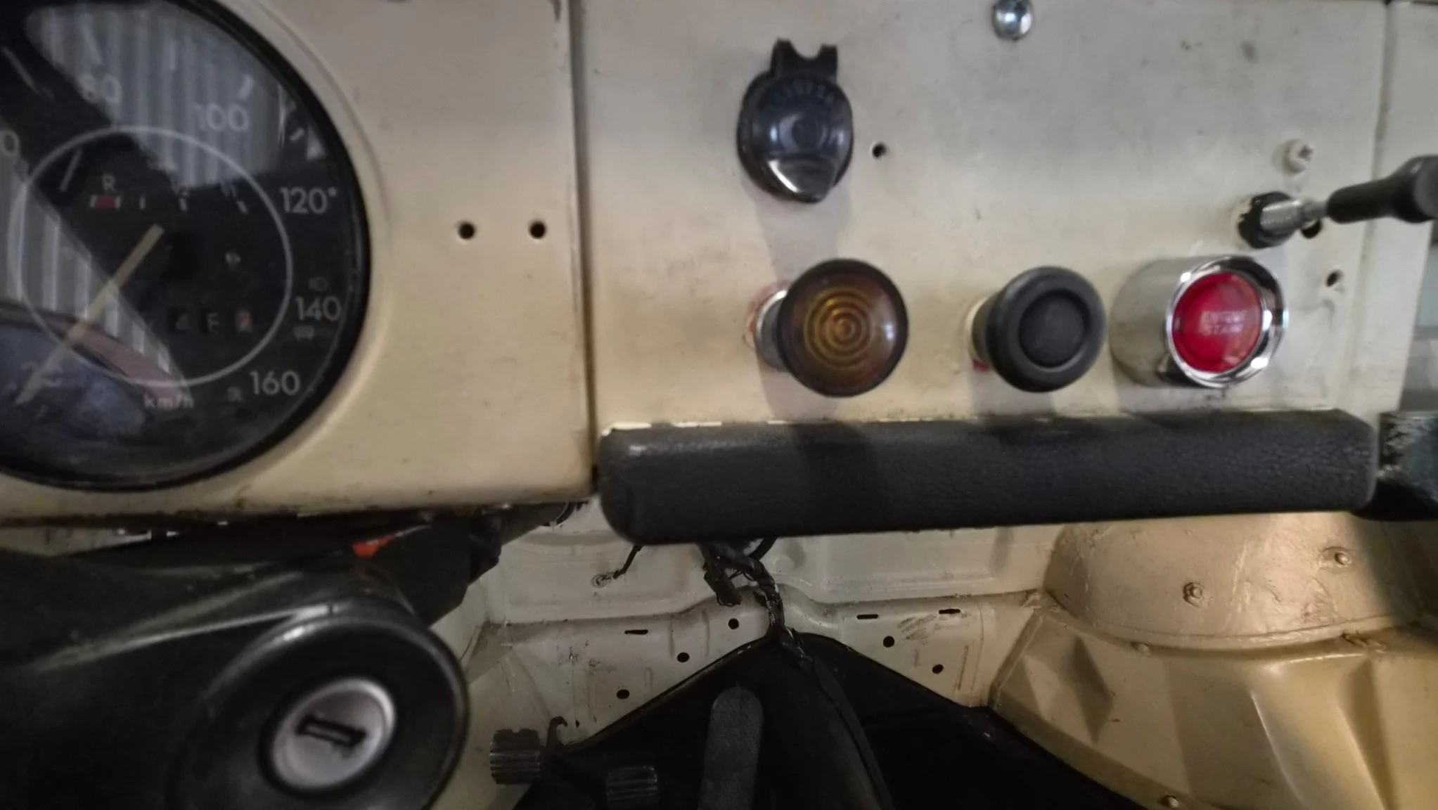 Innenraumfoto von 1973 Volkswagen Type 181 (9)