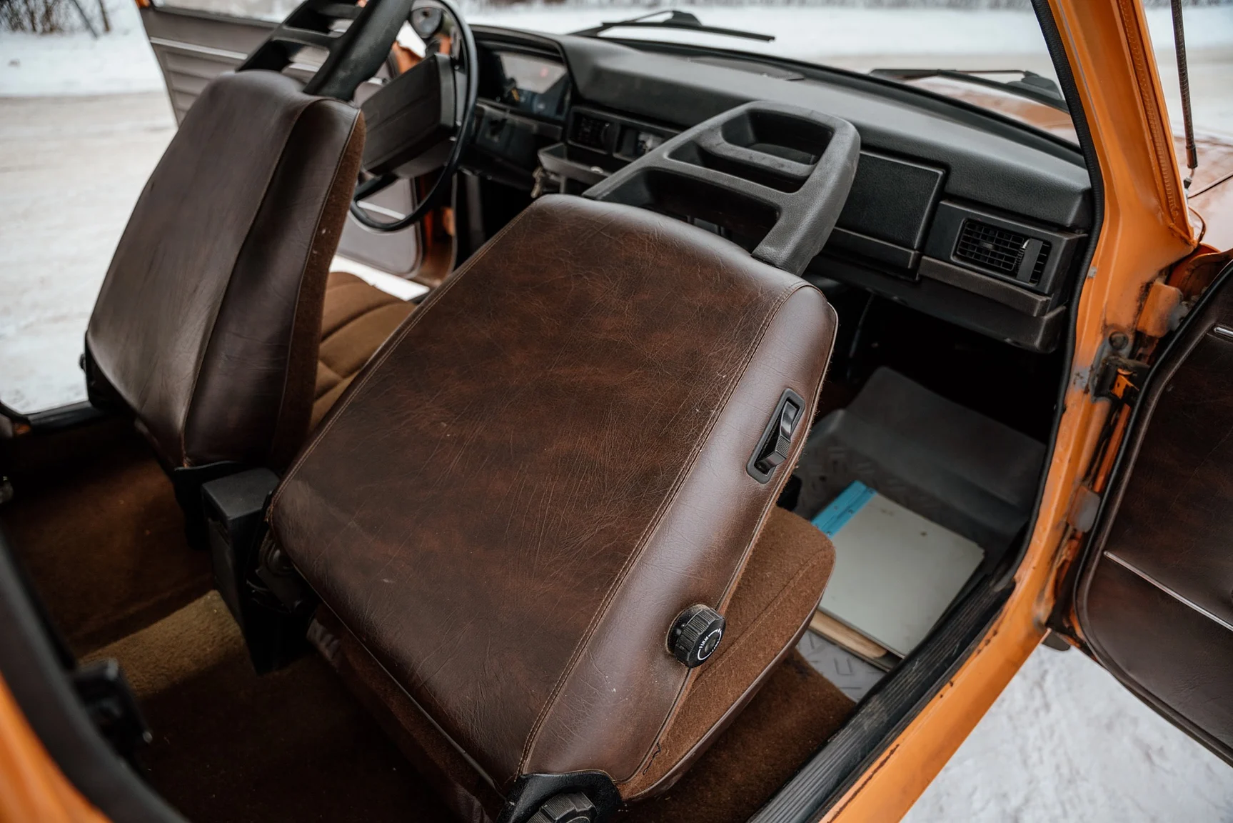 Interiörbild 1975 Volvo 242 2-dörrars coupé (7)