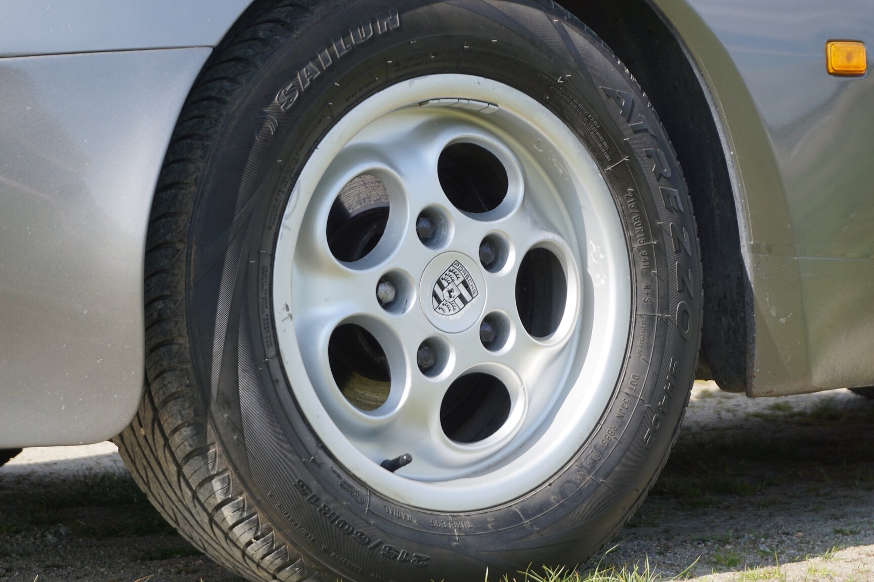 Aussenfoto 1985 Porsche 944 "NO RESERVE AUCTION"