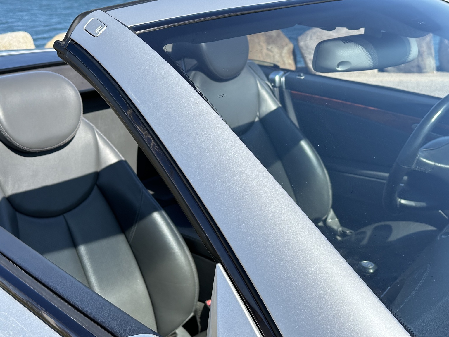 Exterior image of 2002 Mercedes SL 500 (66)