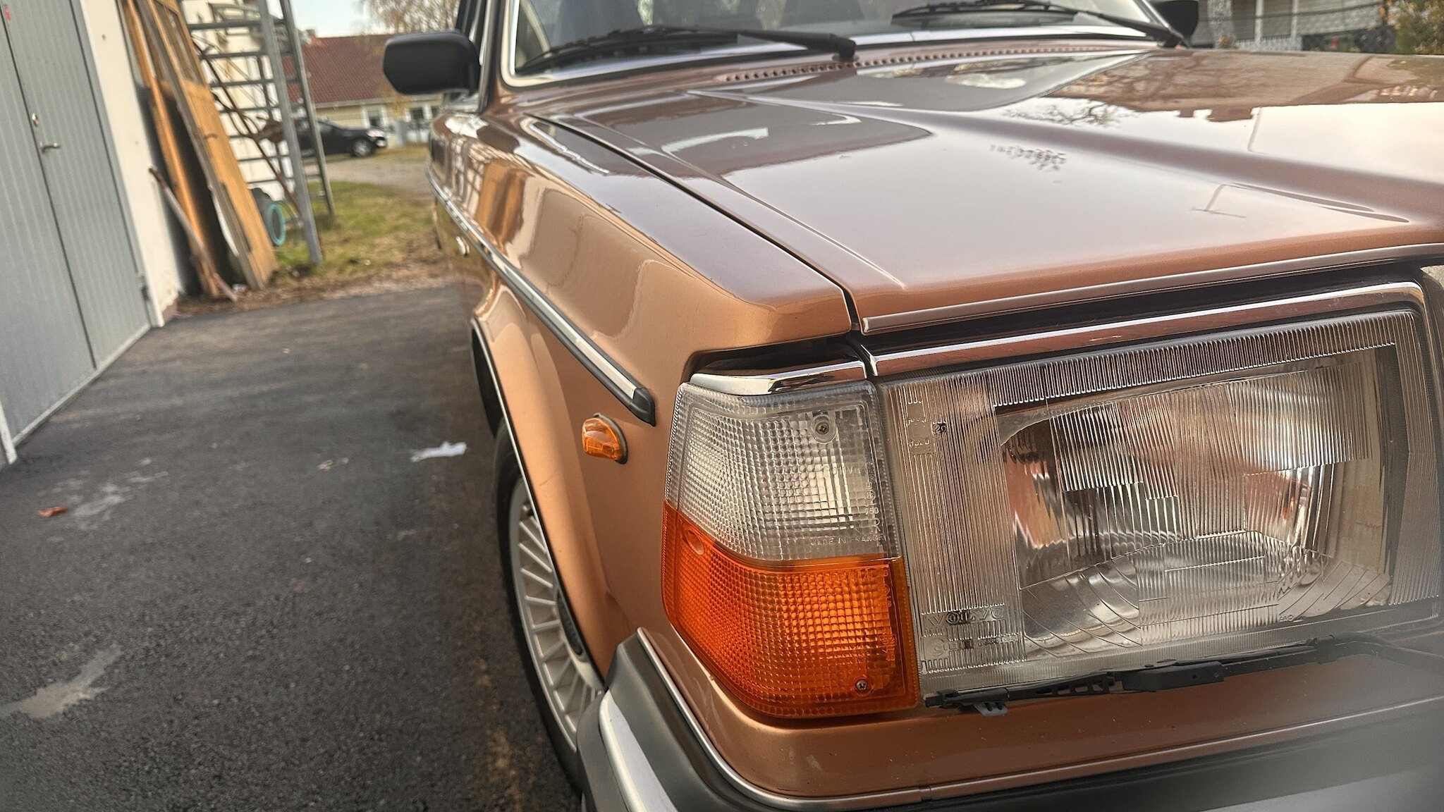 Exteriörbild på 1981 Volvo 244 GLE D6