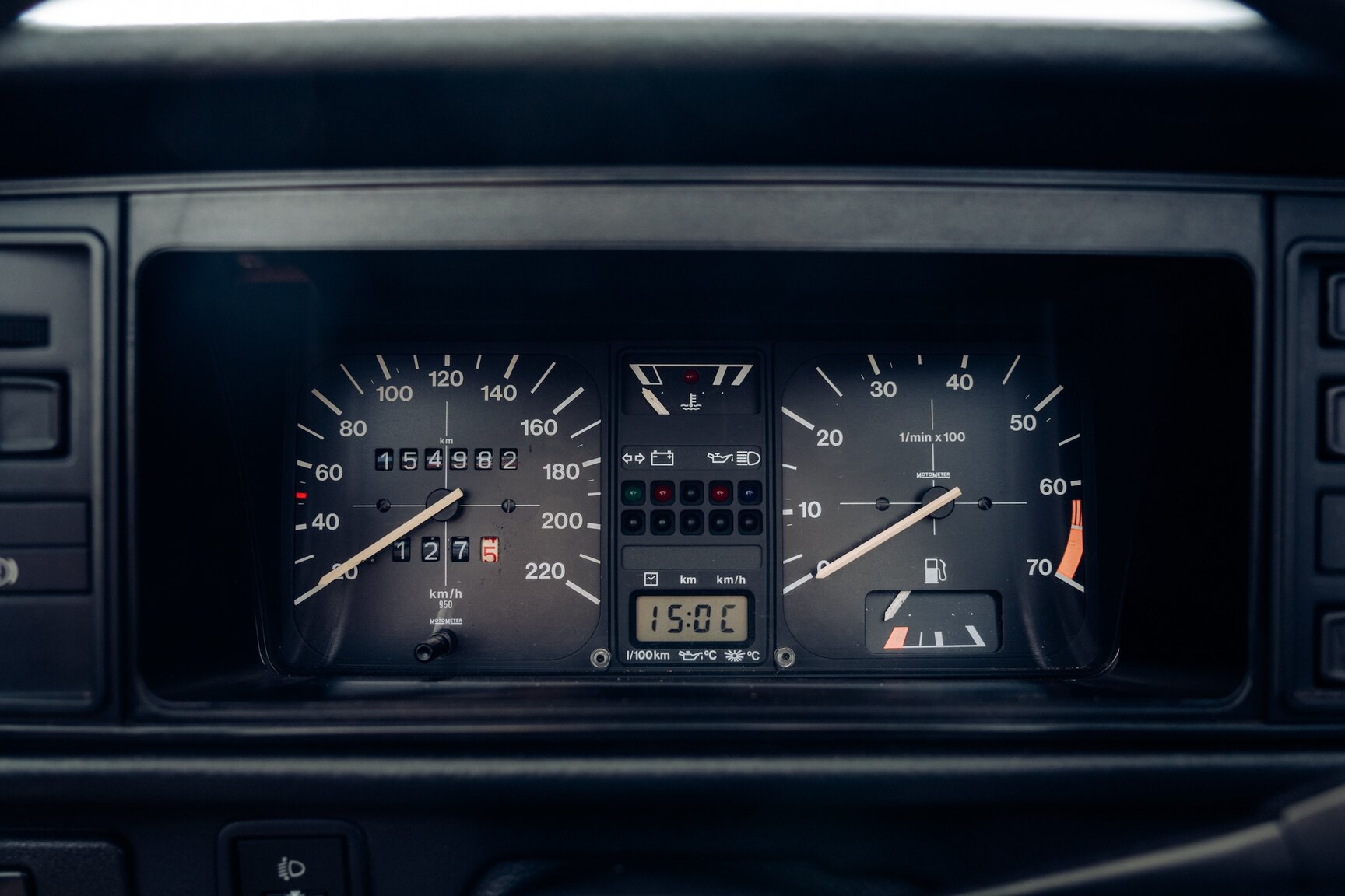 Interior image of 1991 VW Golf Cabriolet "Etienne Aigner Edition"