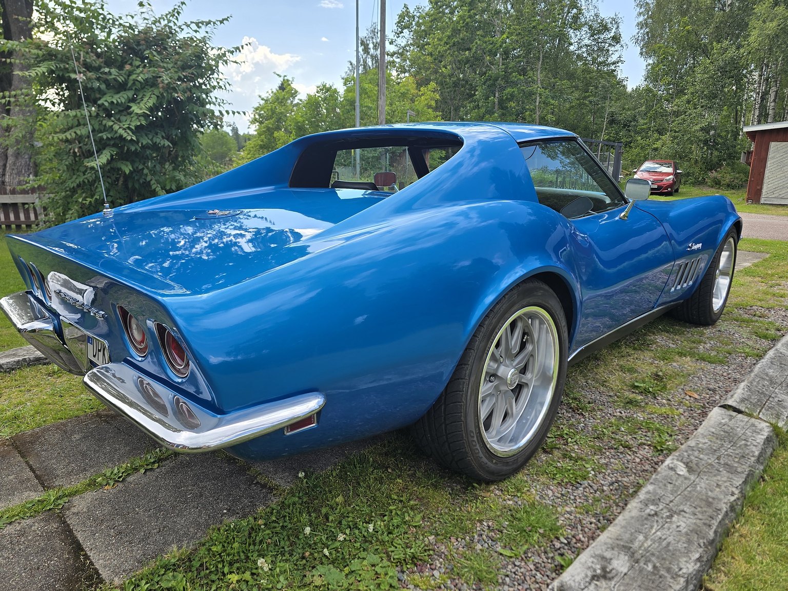 Exterior image of 1969 Chevrolet Corvette Stingray 6.0 V8