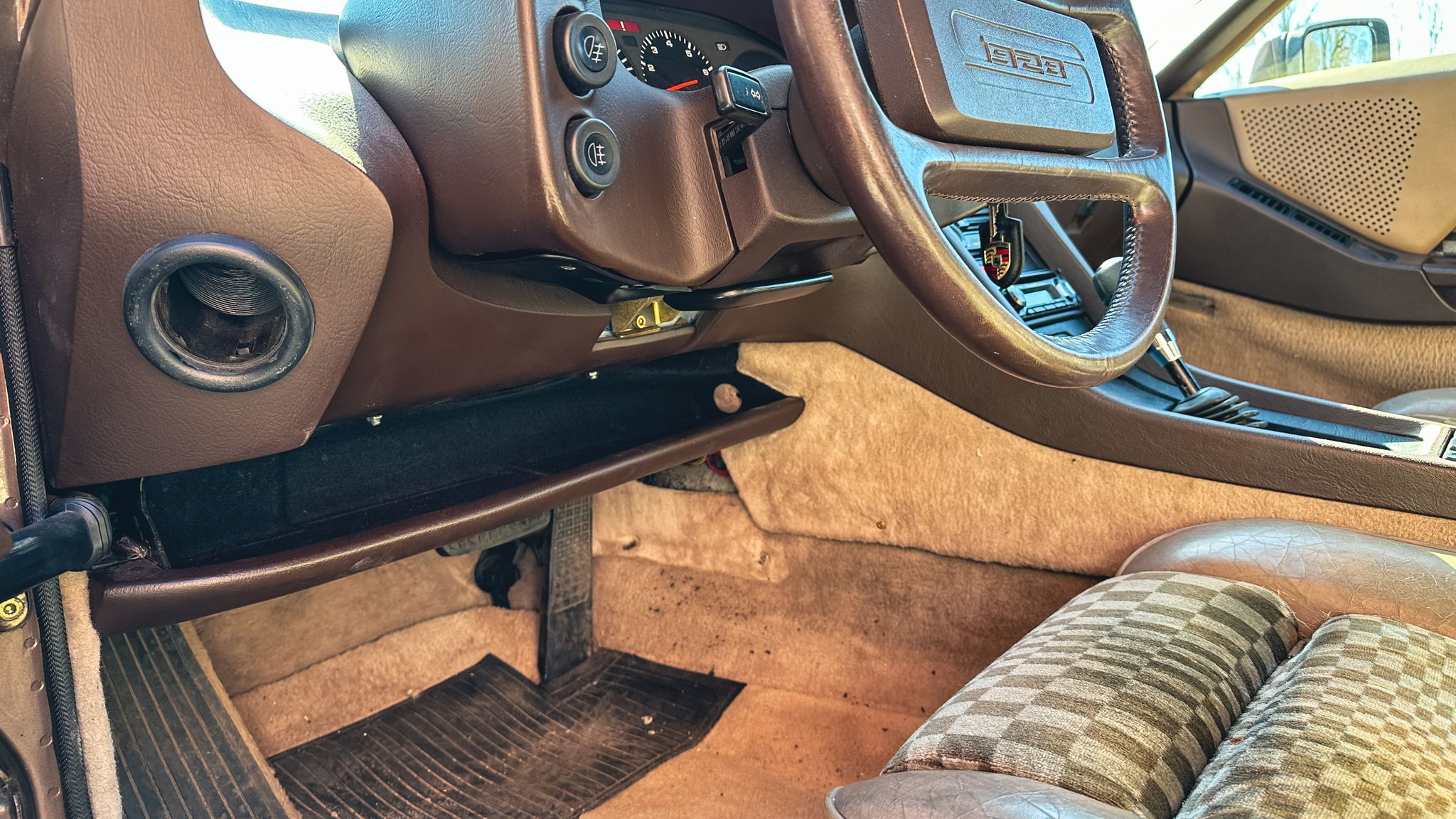 Interiörbild 1983 Porsche 928 S (16)