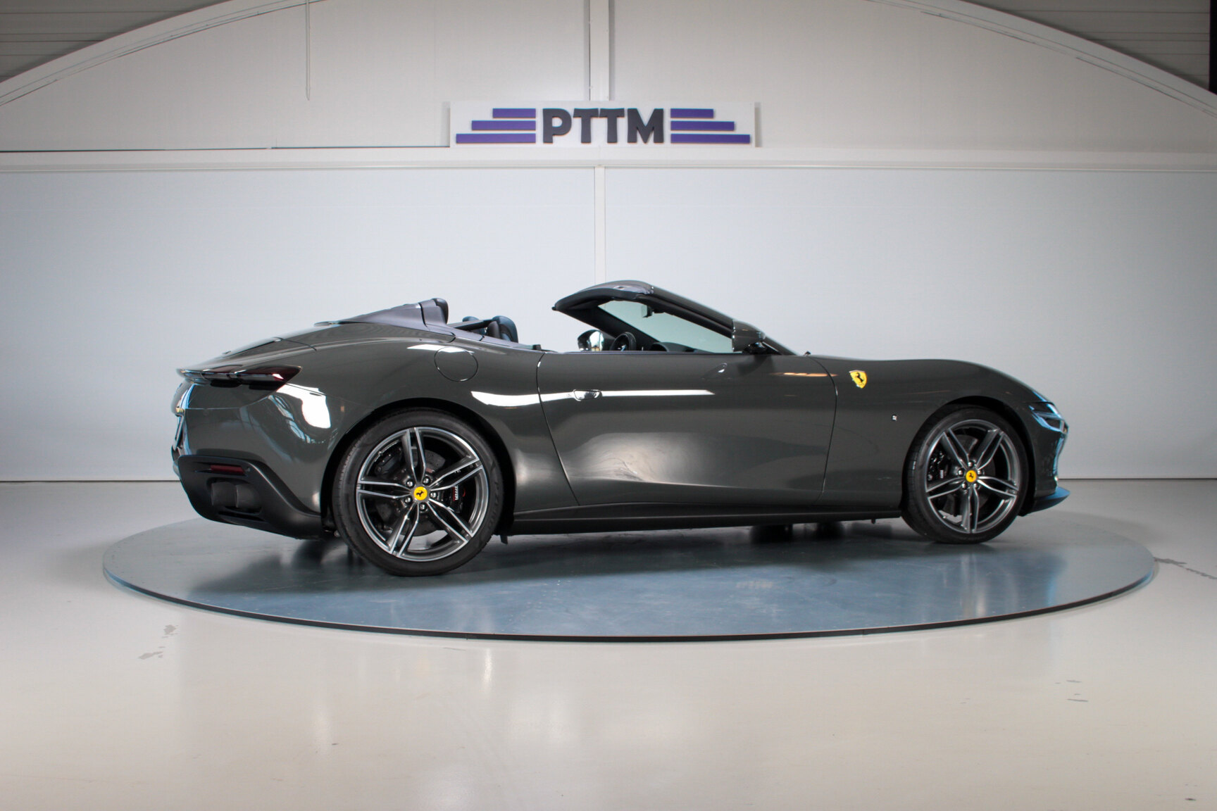 Exterior image of 2024 Ferrari Roma Spider