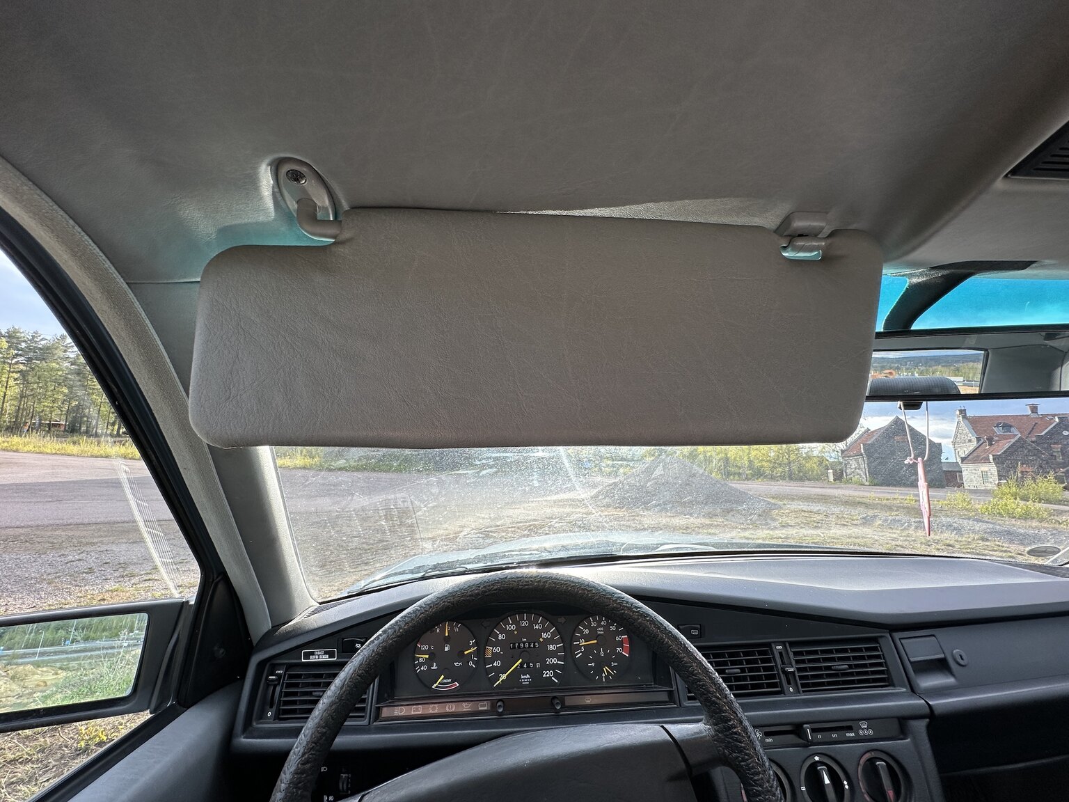 Interior image of 1988 Mercedes-Benz 190 E