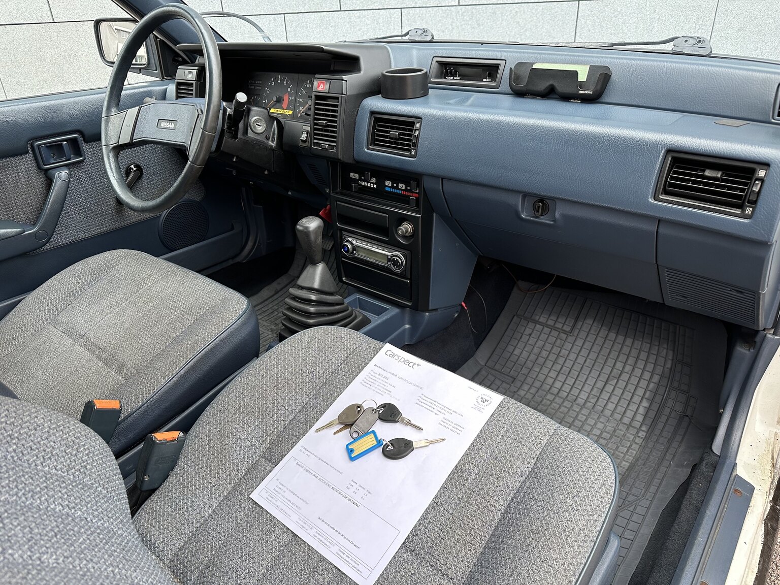 Interior image of 1988 Nissan Sunny (24)