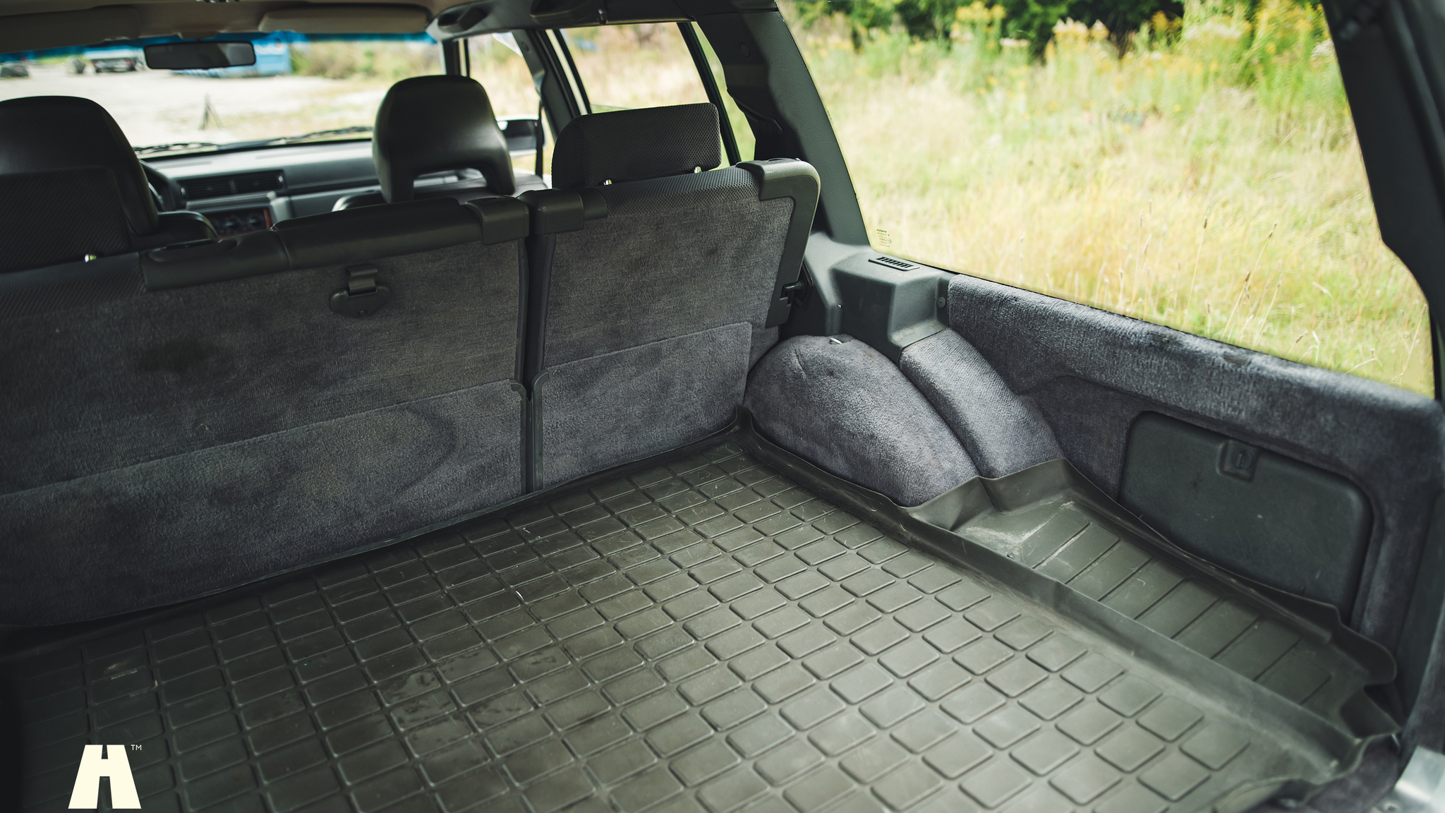 Interior image of 1997 Volvo 945 