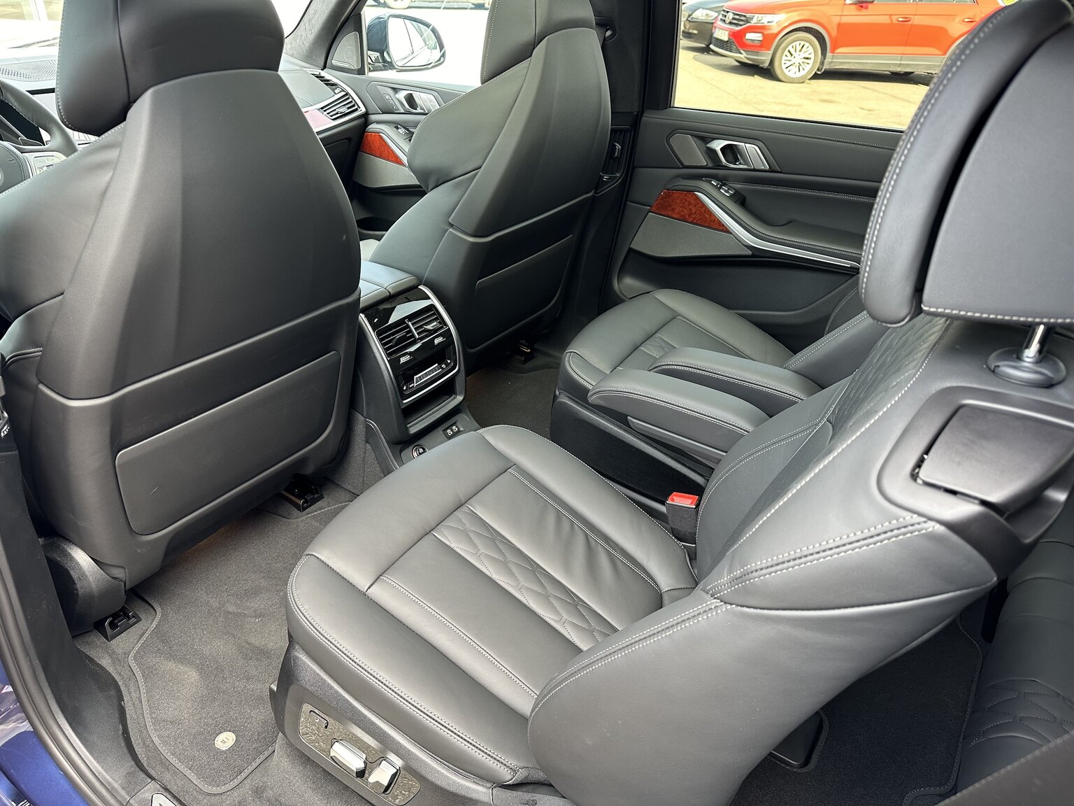 Interior image of 2022 ALPINA XB7