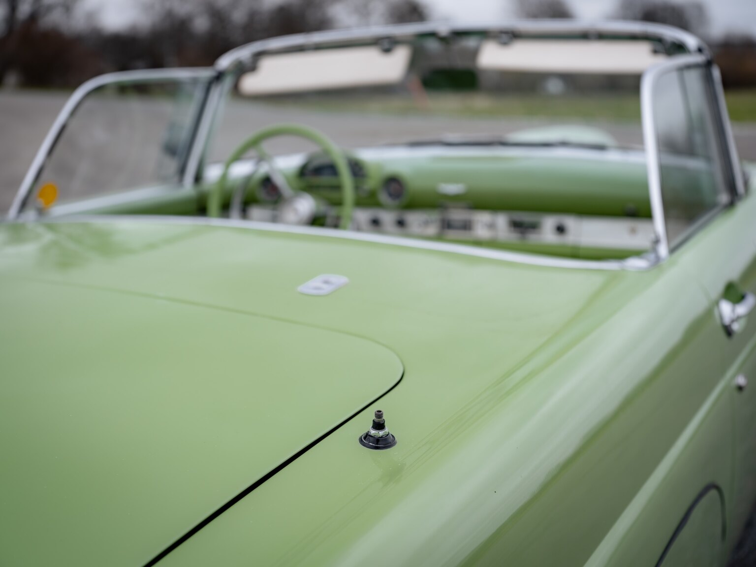 Exteriörbild på 1956 Ford Thunderbird (66)