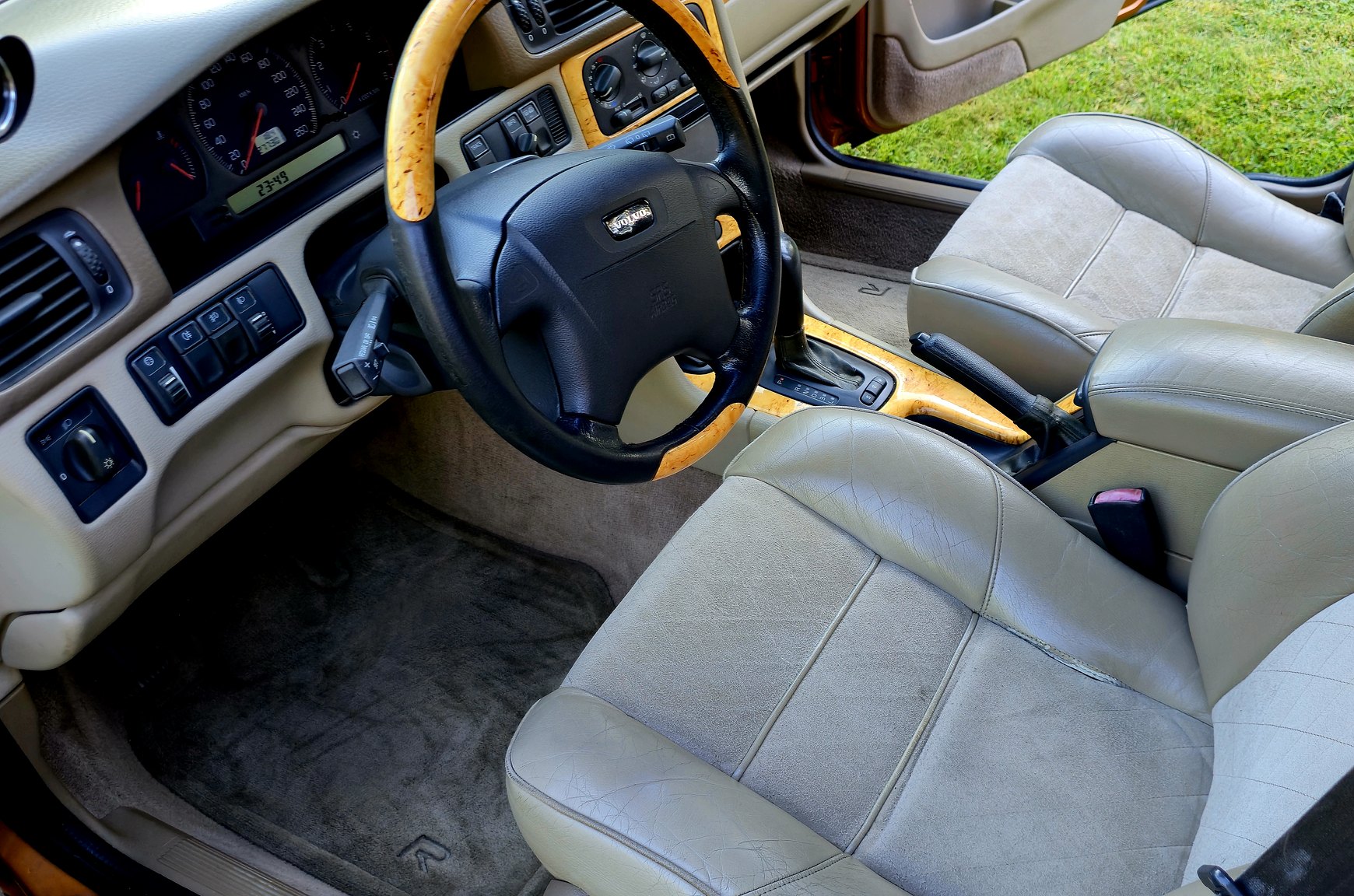 Interior image of 1998 Volvo V70 R 2.3 T Automatisk