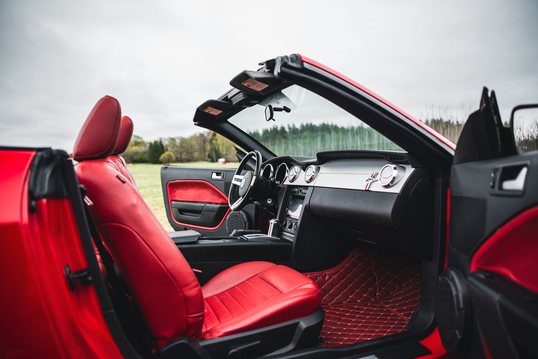 Interior image of 2009 Ford Mustang V8 GT Convertible