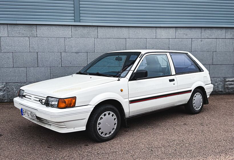 1988 Nissan Sunny BYU685