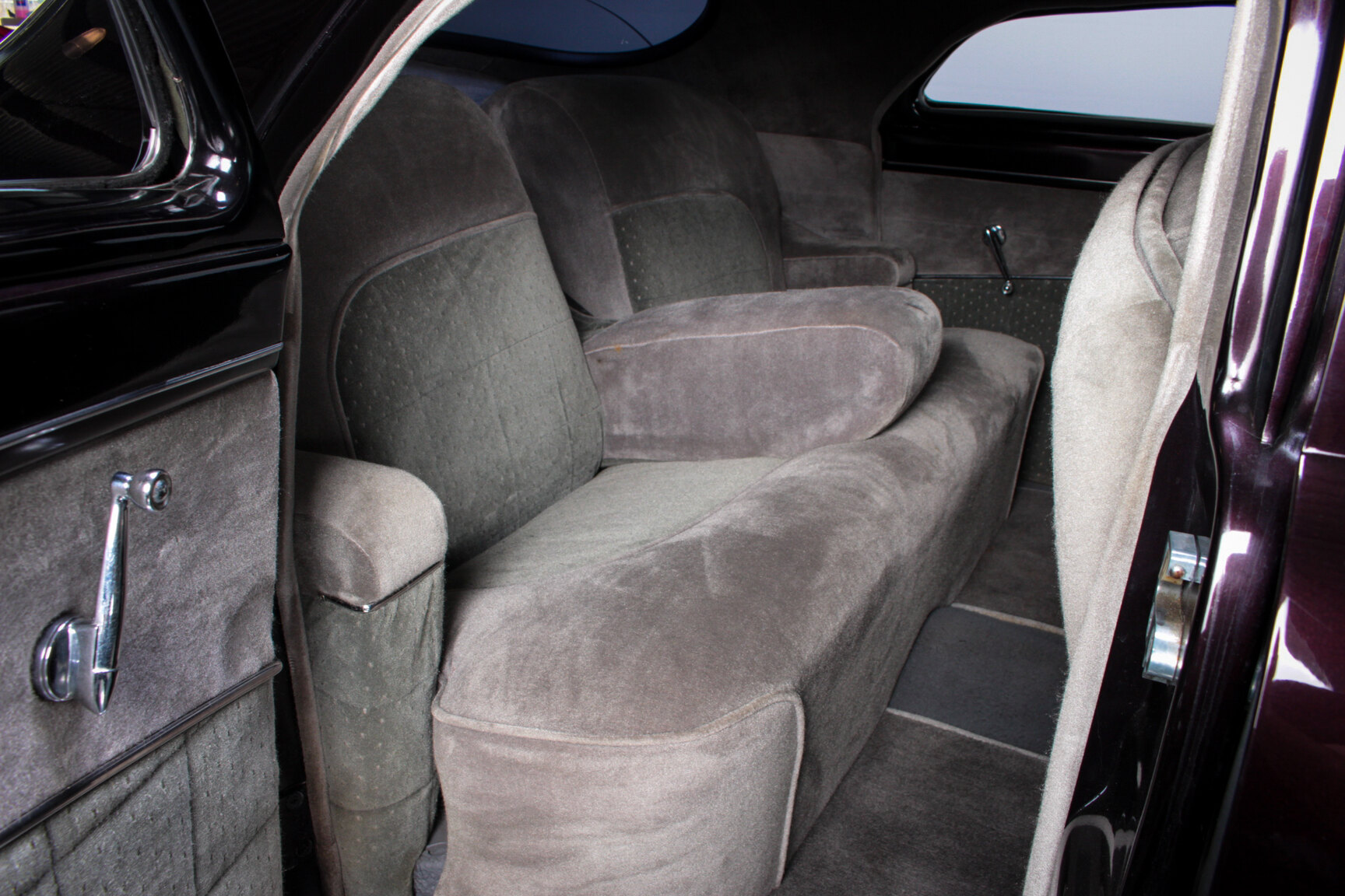 Interior image of 1951 Lincoln Cosmopolitan 