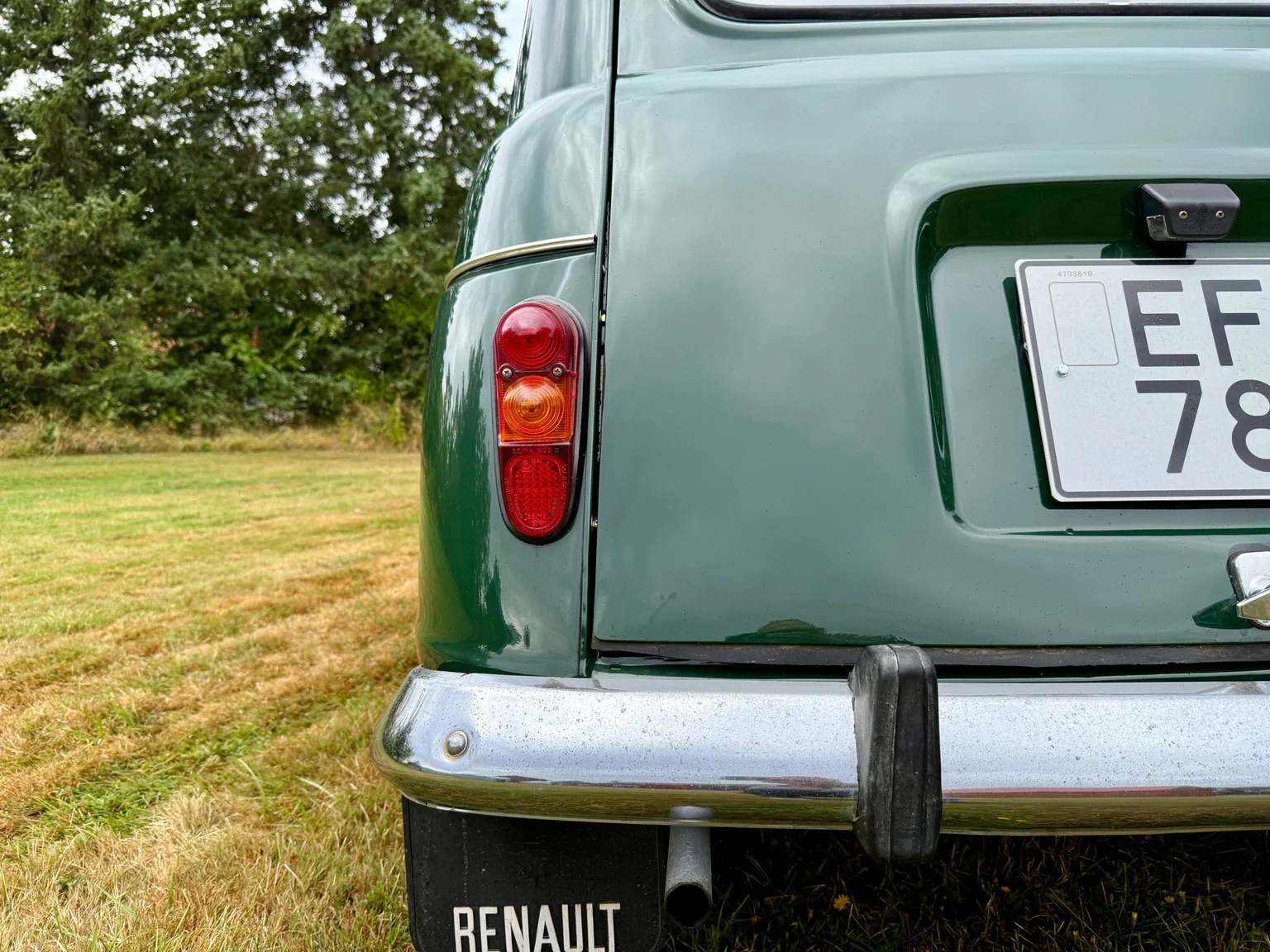 Exteriörbild på 1970 Renault 4 (21)