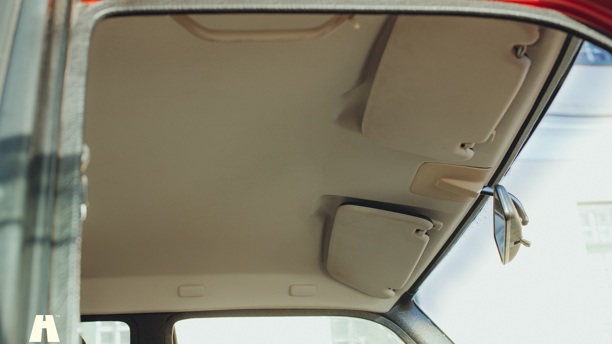 Interior image of 1988 Volvo 240 GL (4)