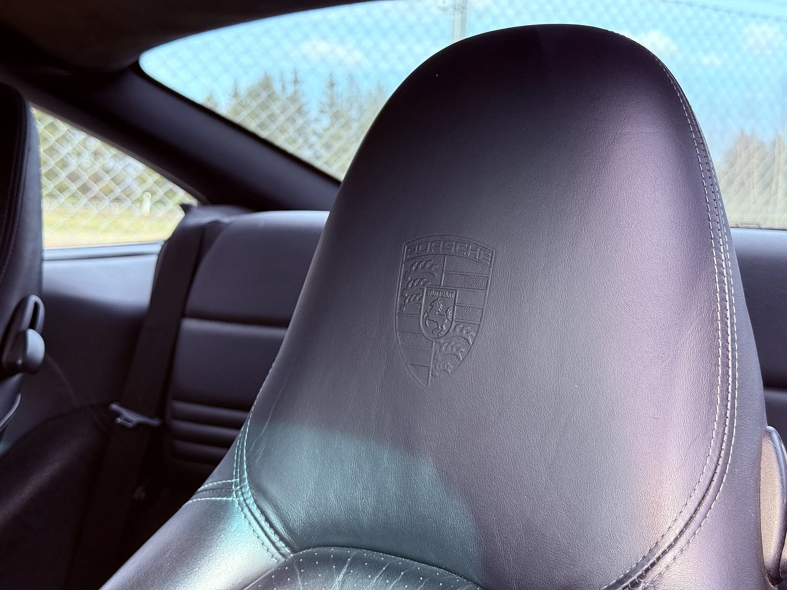 Innenraumfoto von 2005 Porsche 996 Turbo S (27)
