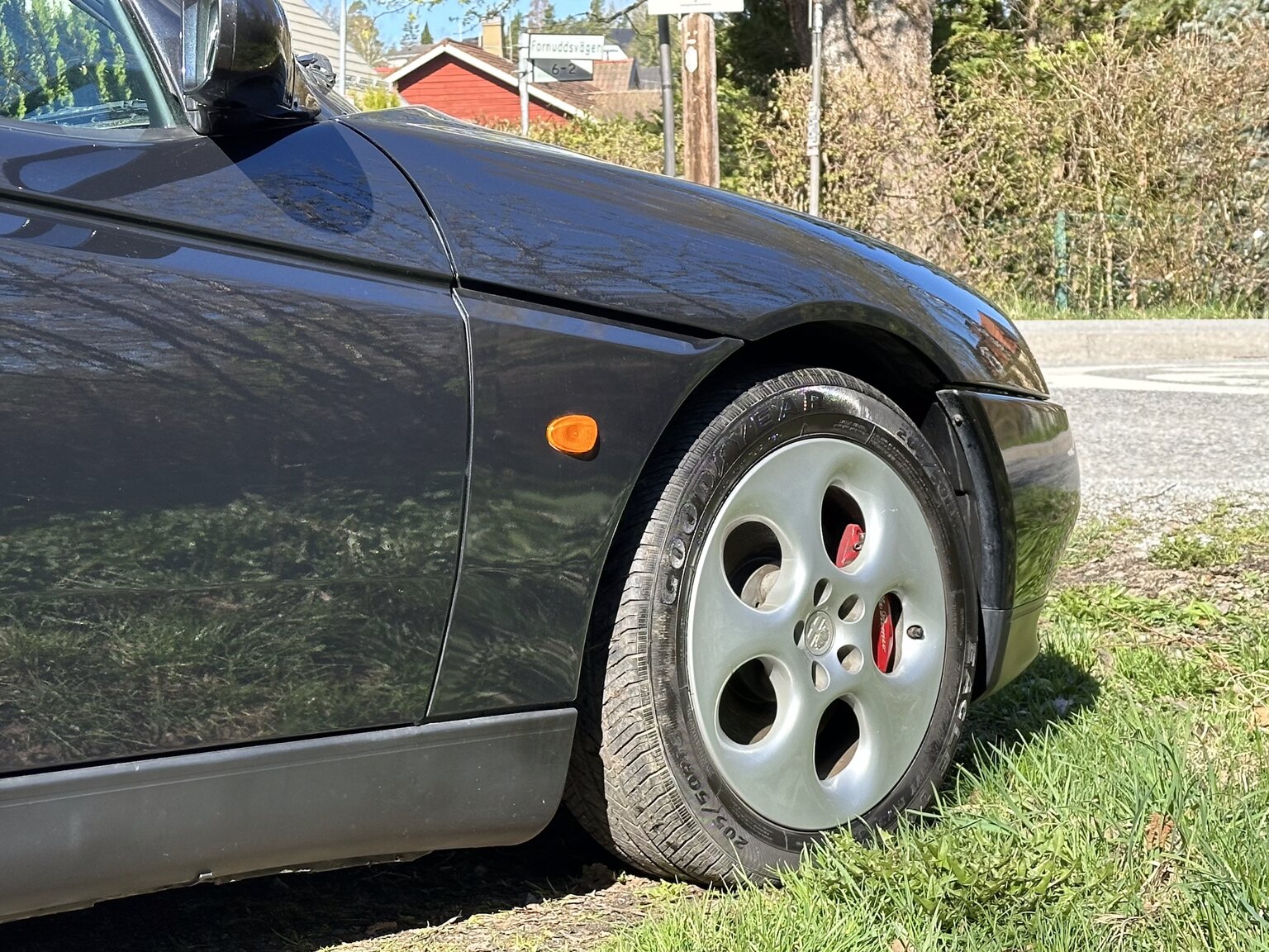 Exterior image of 1997 Alfa Romeo GTV 3.0