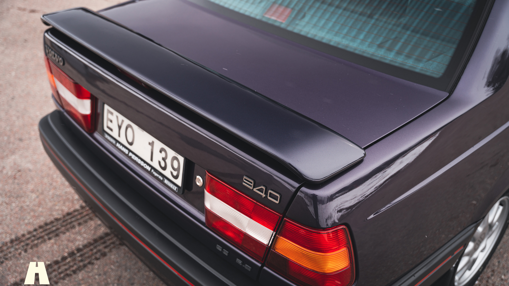 Exterior image of 1995 Volvo 940 SE