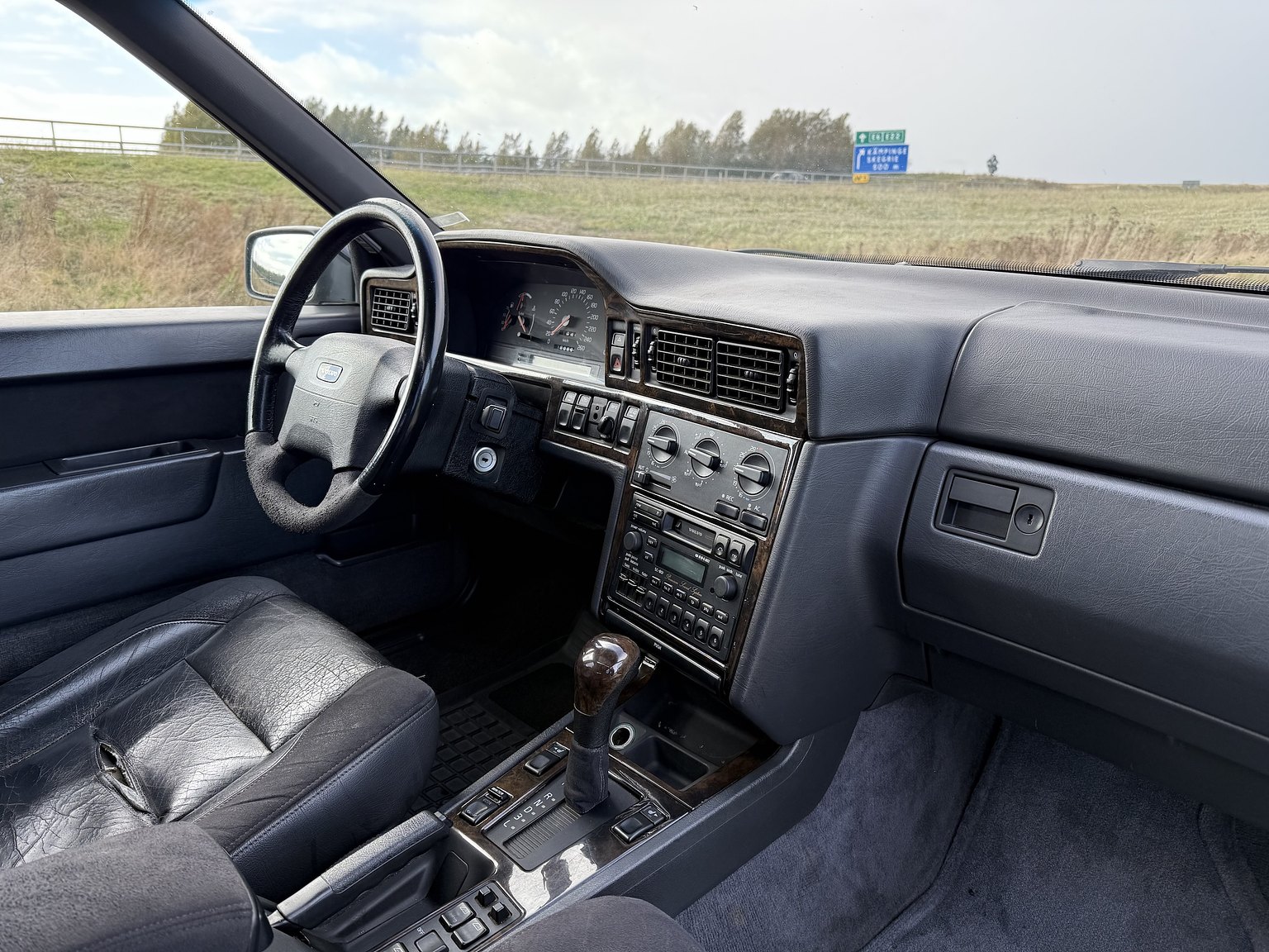 Interior image of 1995 VOLVO 855 T5R T-5R