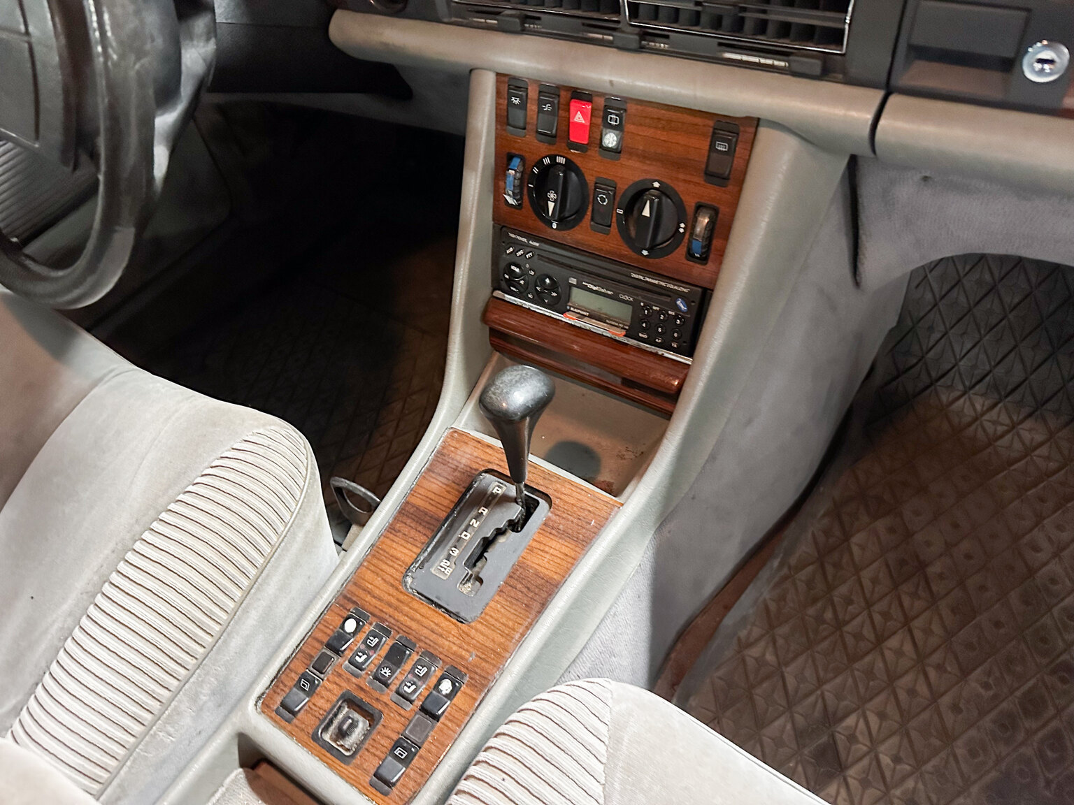 Interiörbild 1985 Mercedes-Benz 500 SEL
