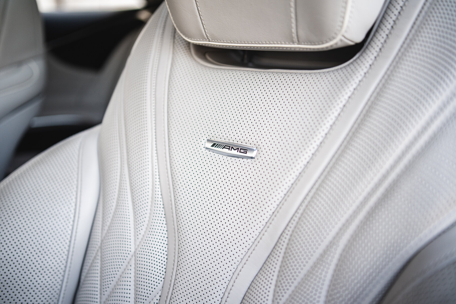 Innenraumfoto von 2016 Mercedes-Benz S63 AMG 4MATIC Coupé