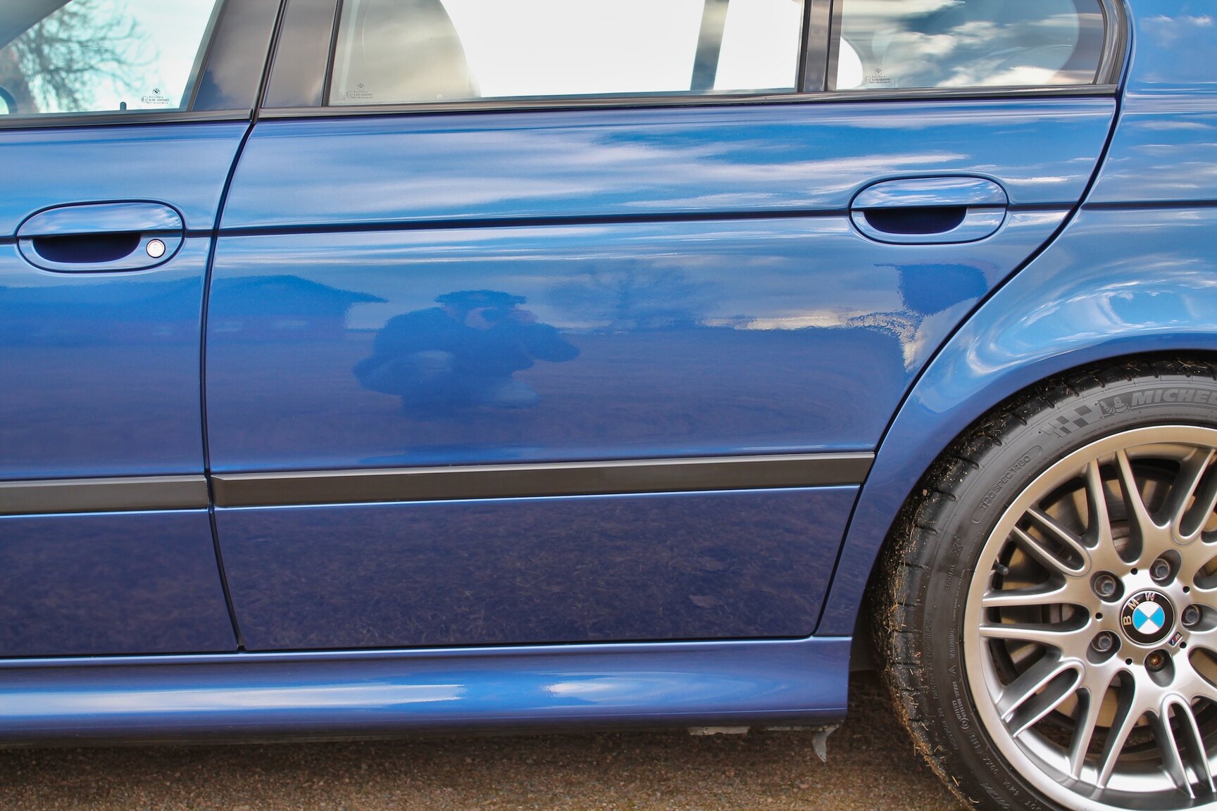 Exteriörbild på 2003 BMW M5
