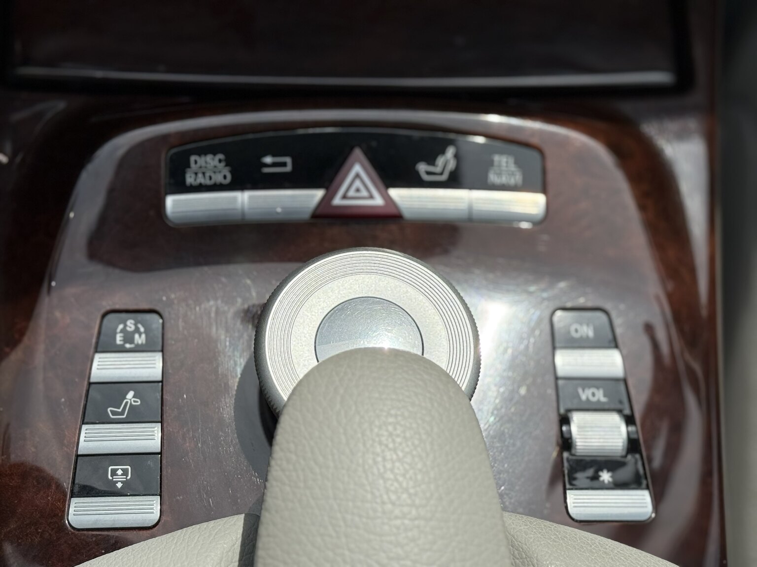 Interior image of 2011 Mercedes-Benz S 500 4MATIC 