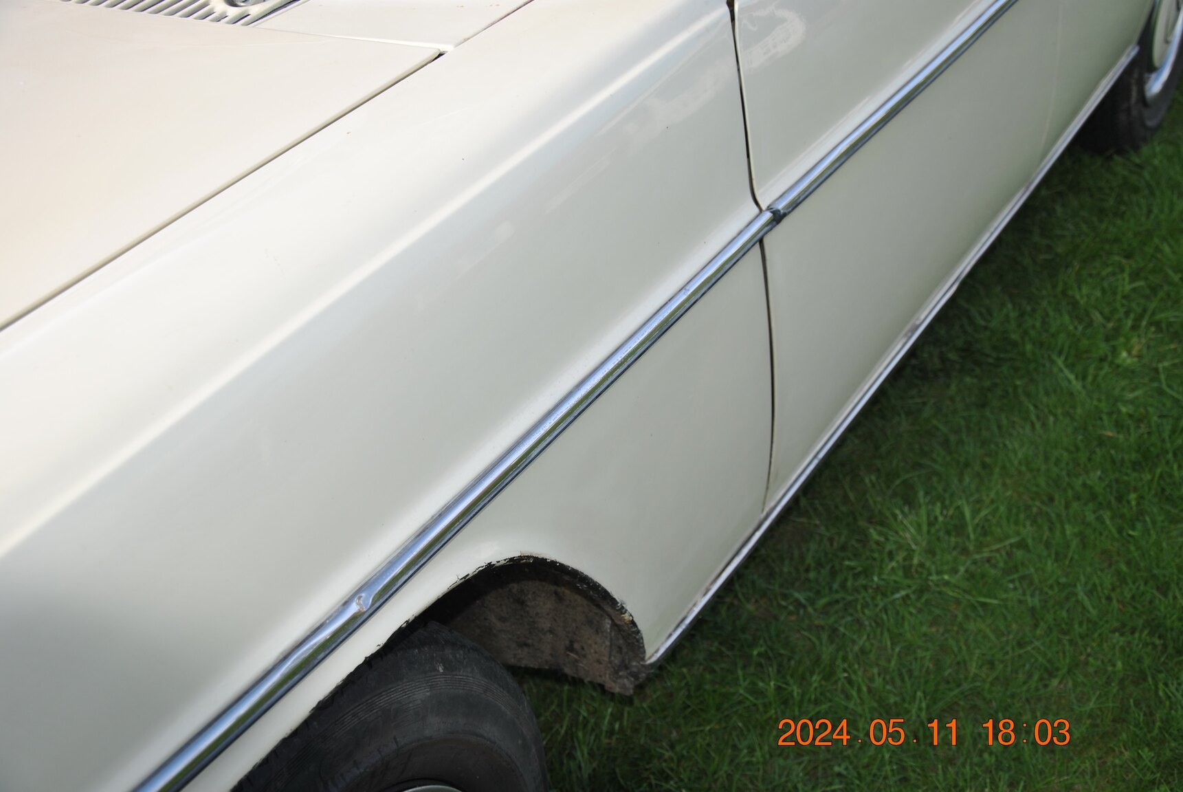 Exteriörbild på 1971 Mercedes-Benz 220D