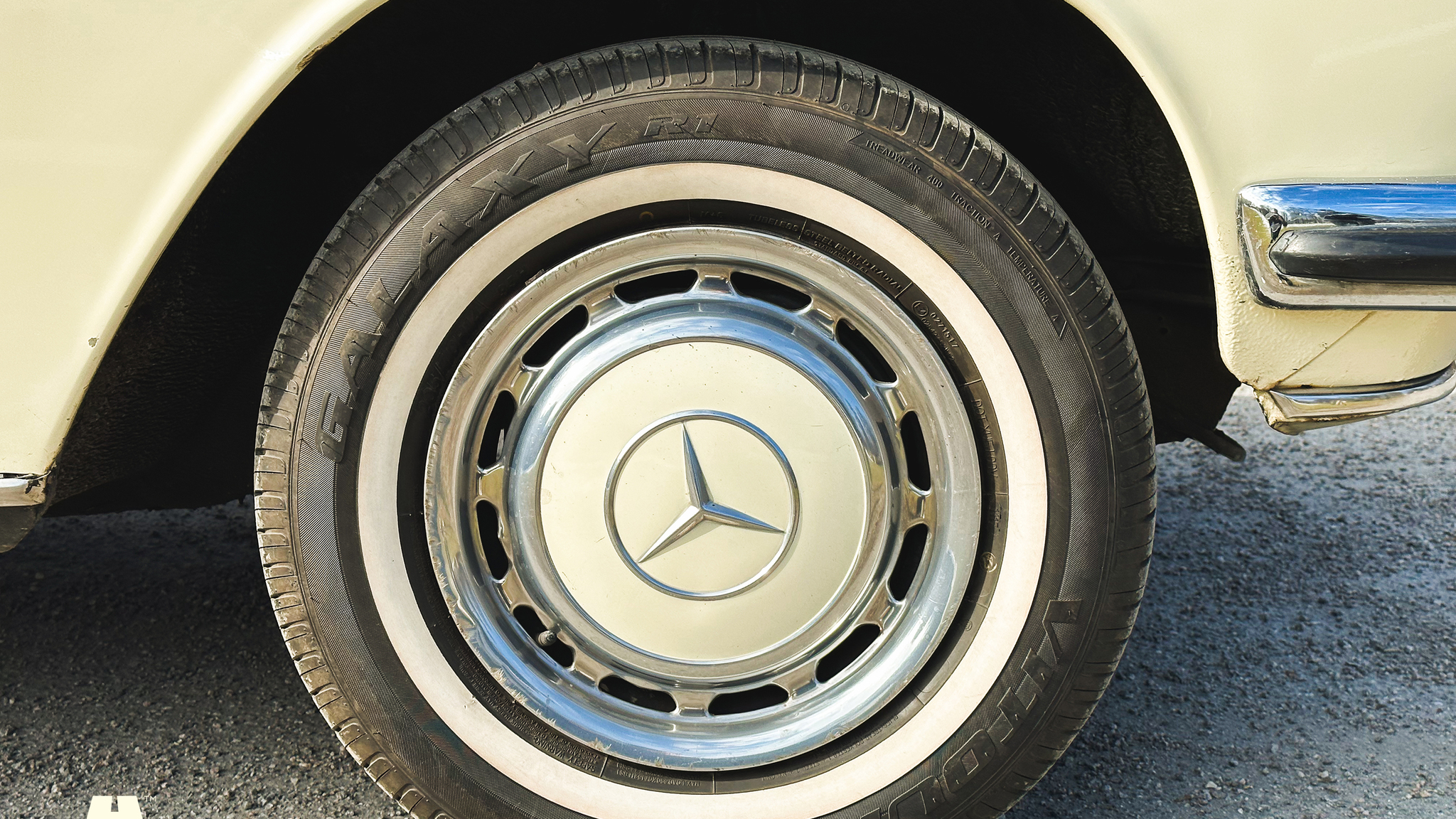 Aussenfoto 1972 Mercedes-Benz 200