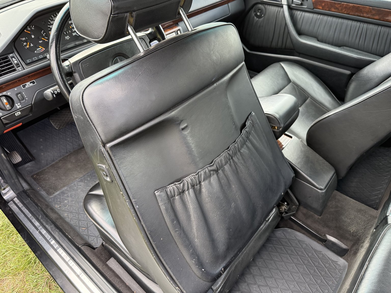 Interior image of 1990 Mercedes-Benz 300CE-24