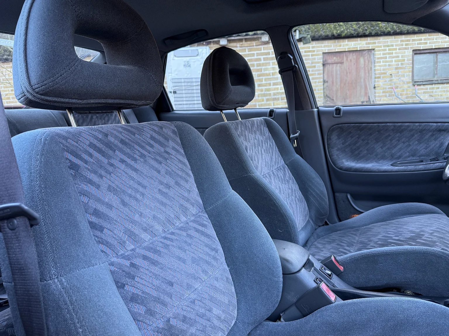 Interior image of 1992 Mazda 626 Hatchback 2.5 V6 Automatic (30)