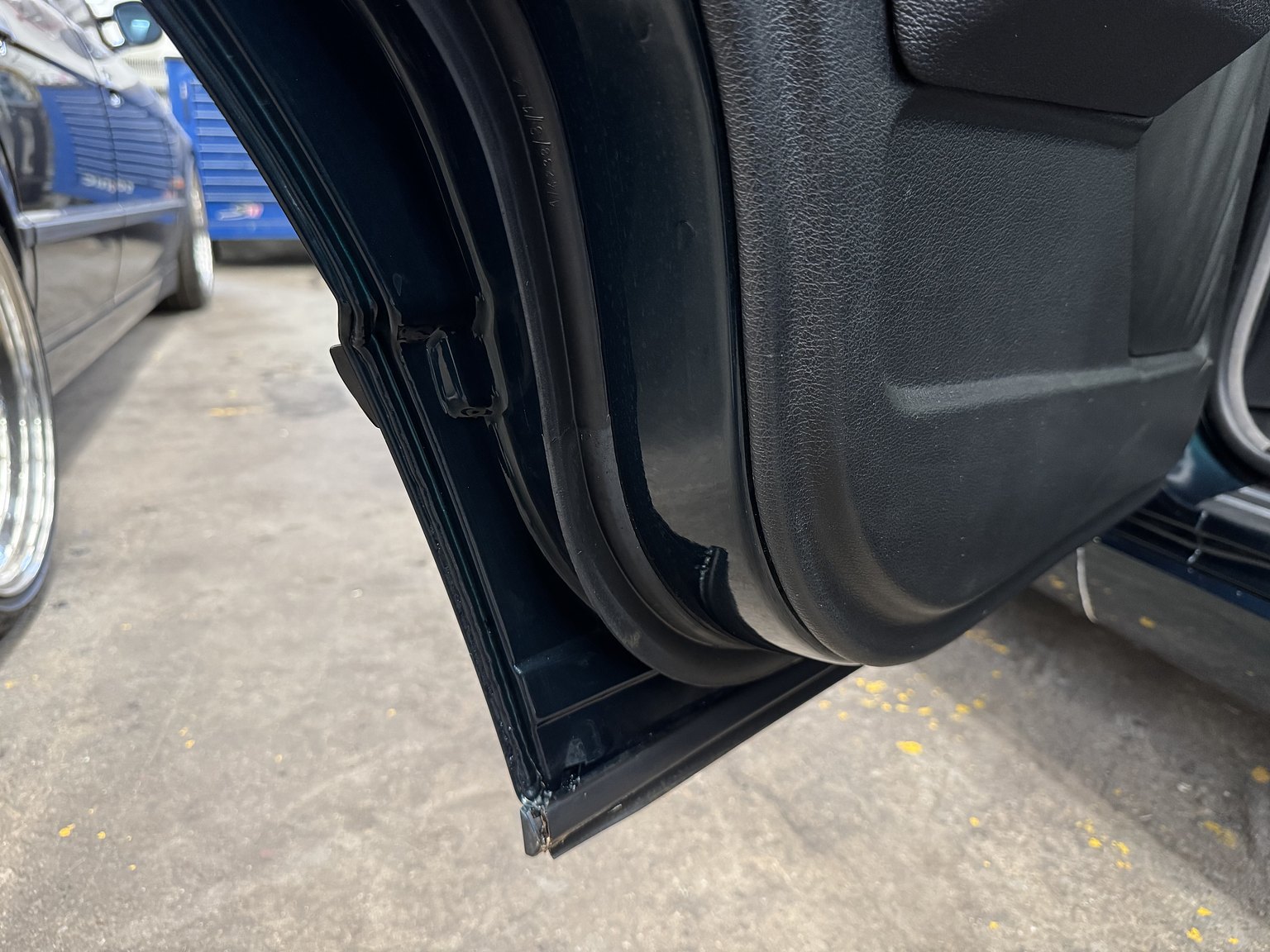 Interior image of 1995 BMW 540i Touring - NO RESERVE (47)