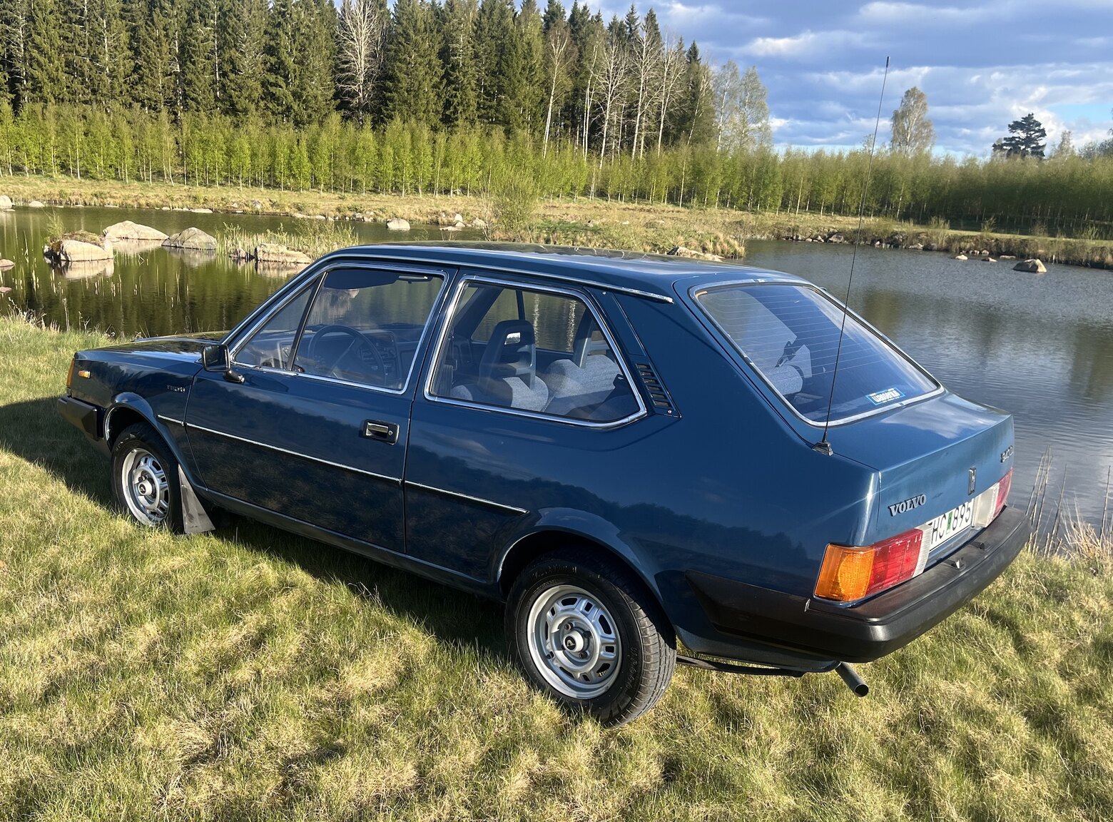 Exterior image of 1983 Volvo 340 (9)