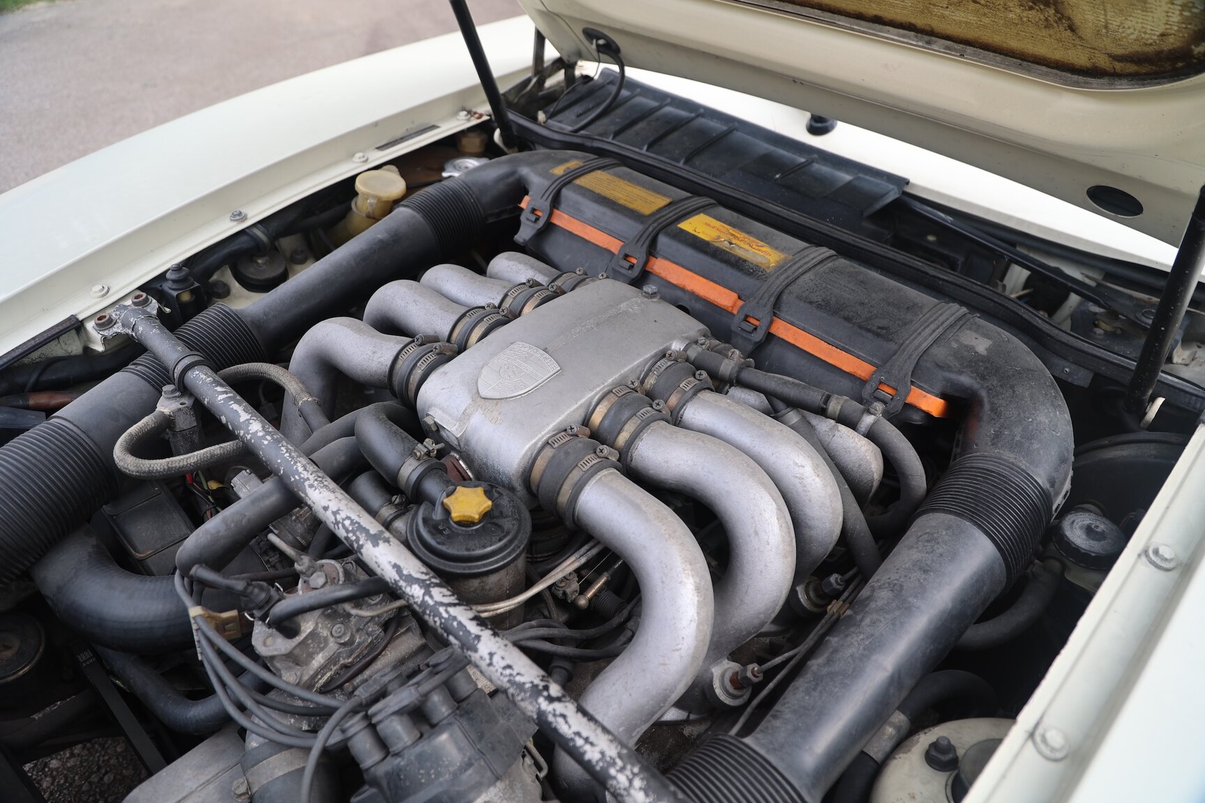 Image of 1981 Porsche 928 S mechanics