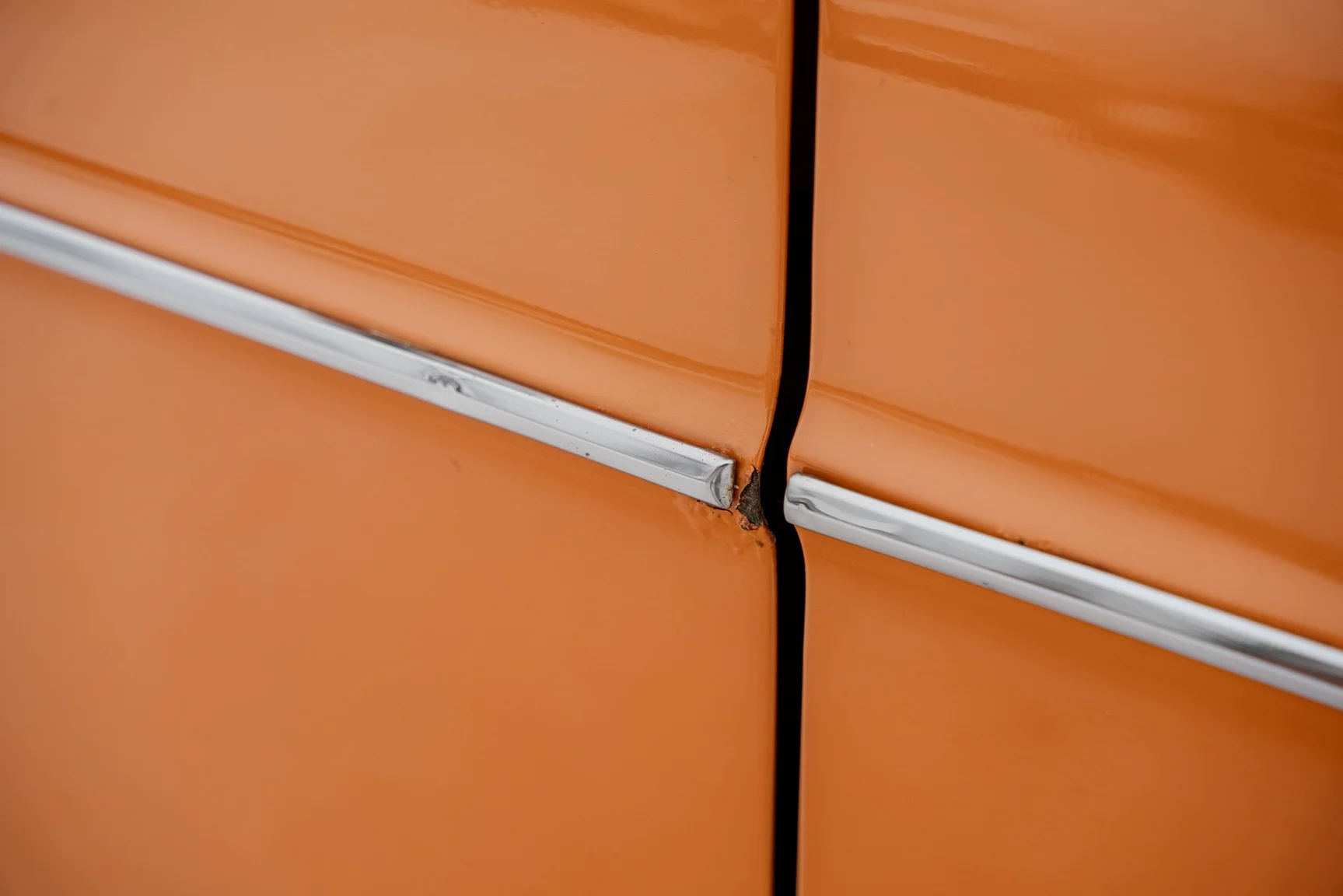 Exteriörbild på 1975 Volvo 242 2-dörrars coupé (33)