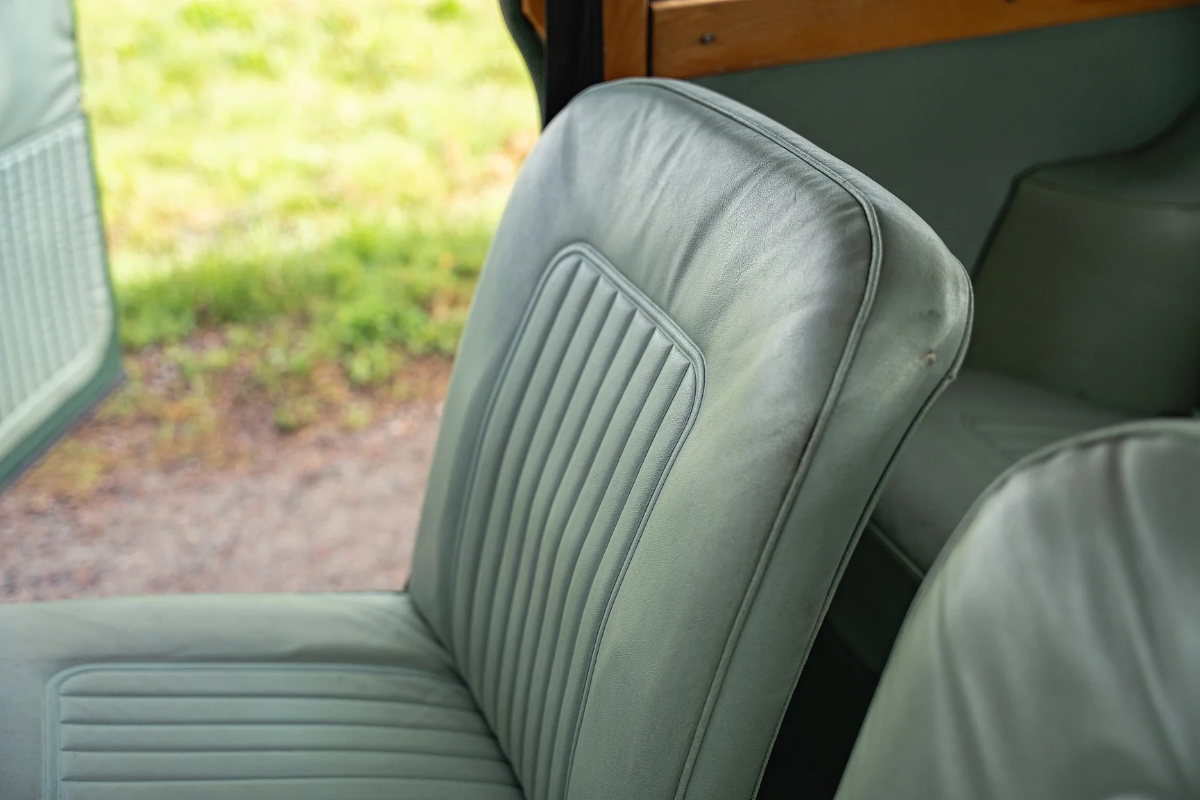 Interior image of 1968 Morris Minor Traveller (27)