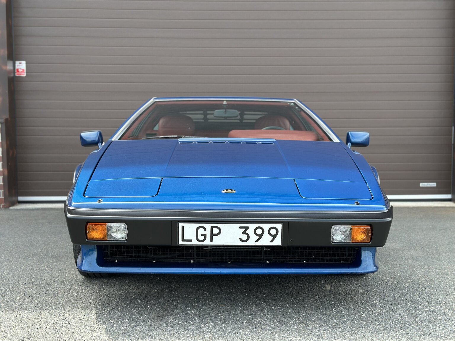 Exterior image of 1987 Lotus Esprit Turbo HCi