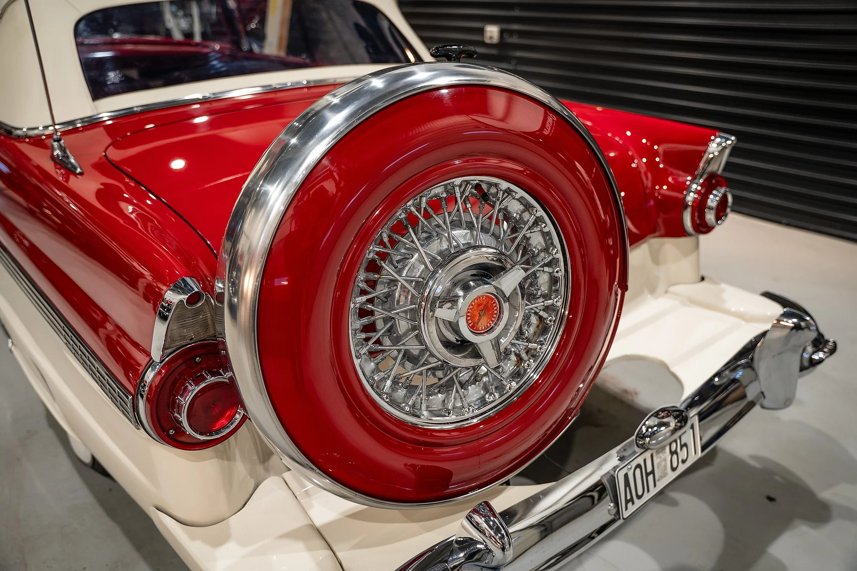 Aussenfoto 1956 Ford Fairline Sunliner V8 (18)