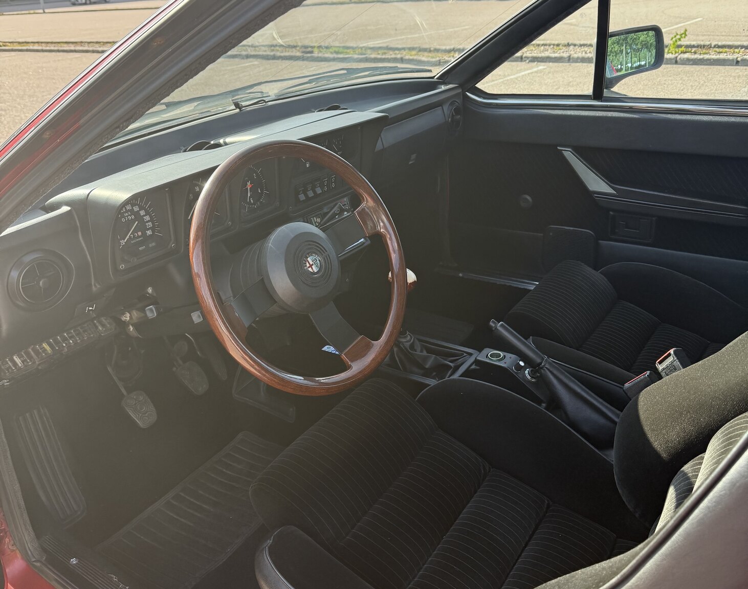 Interior image of 1986 Alfa Romeo Alfetta GTV 2.0