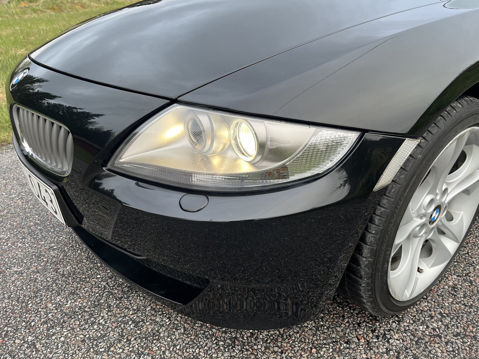 Exterior image of 2007 BMW Z4 3.0Si Coupé