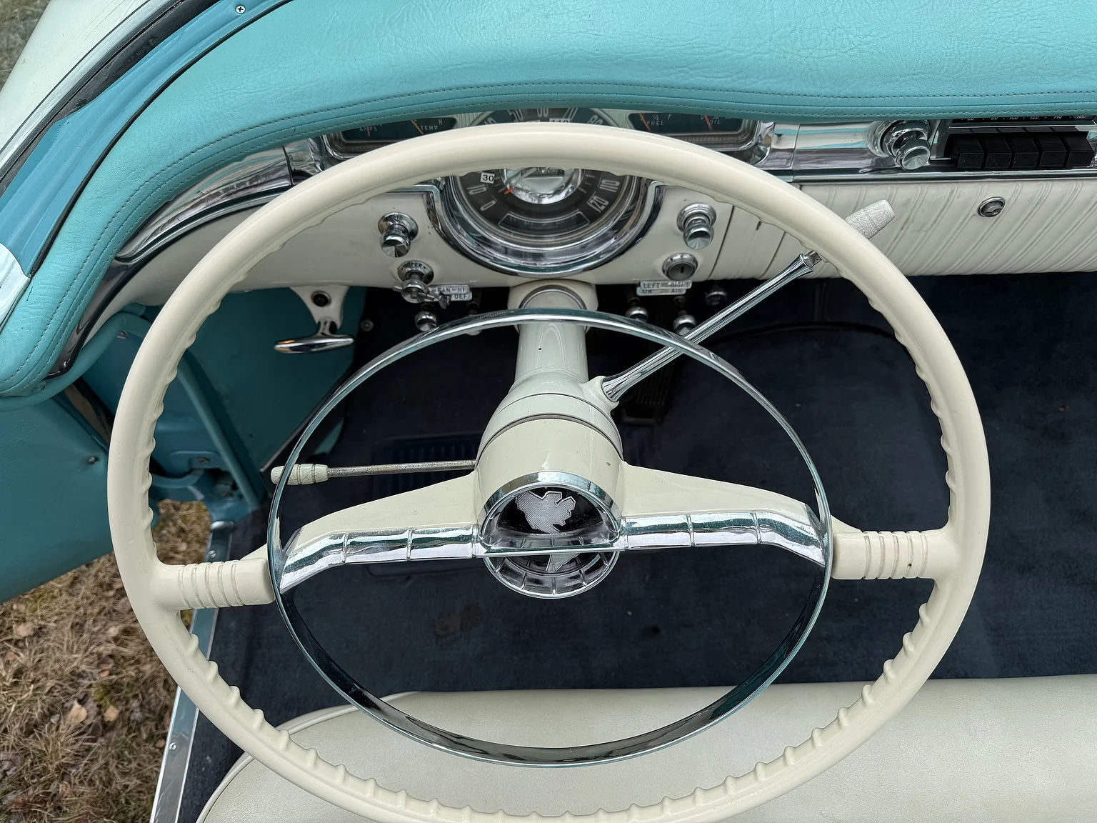 Innenraumfoto von 1955 Oldsmobile Super 88 (9)