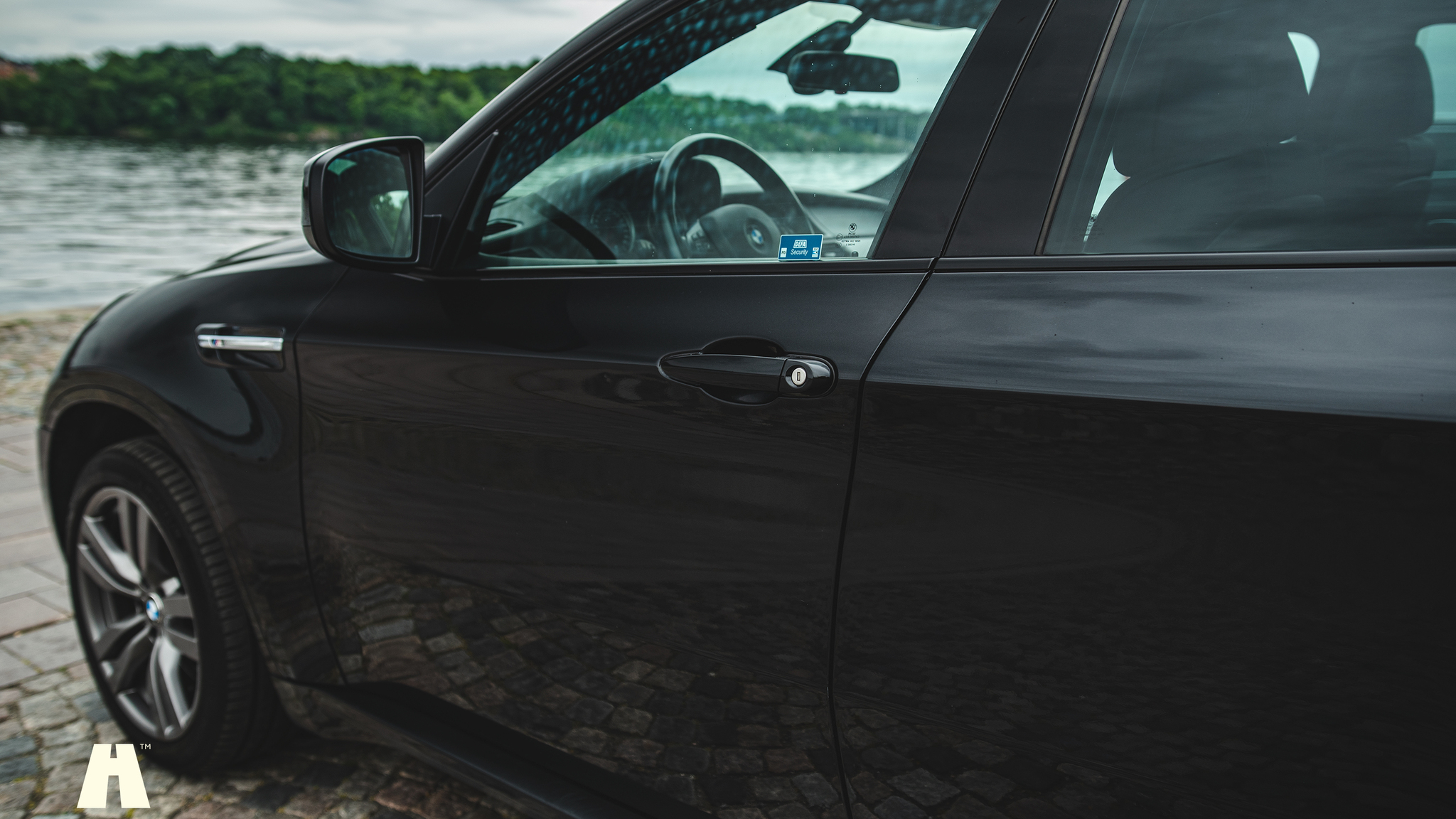 Exteriörbild på 2010 BMW X6 M Ferrita 555HK (23)