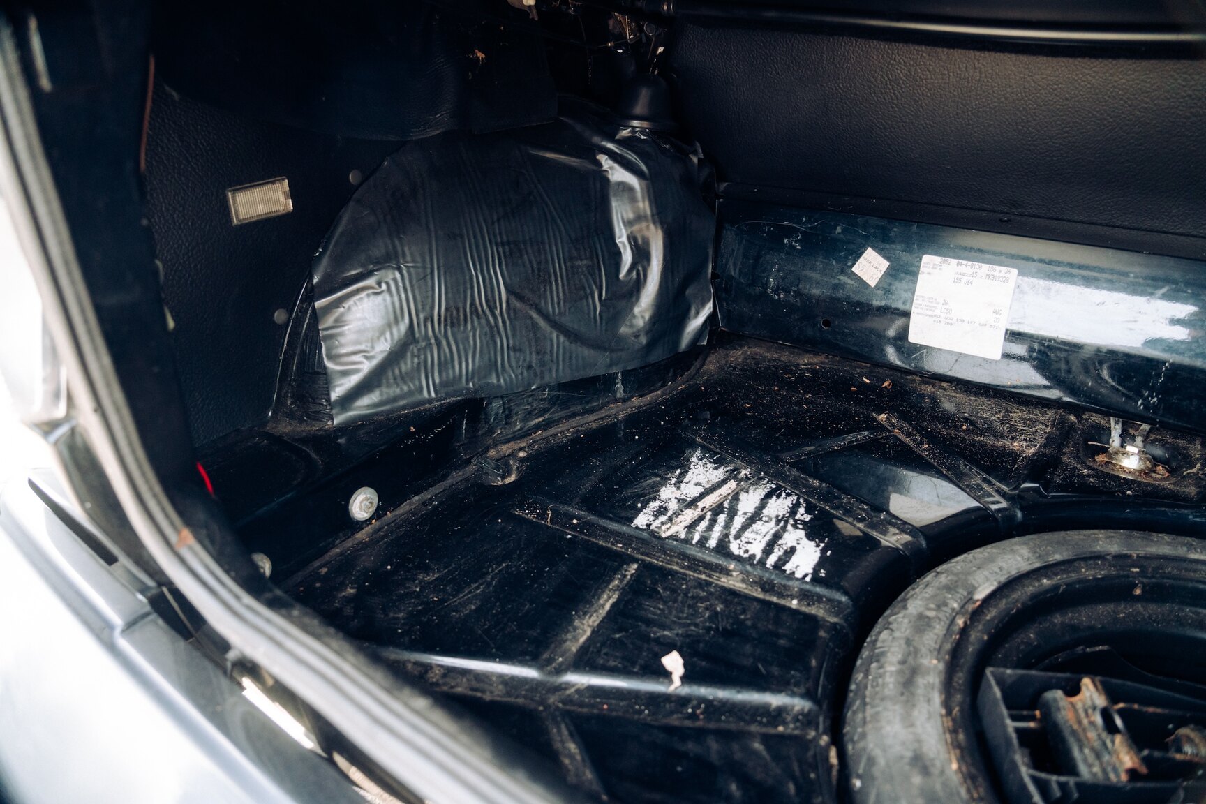 Interior image of 1991 VW Golf Cabriolet "Etienne Aigner Edition"