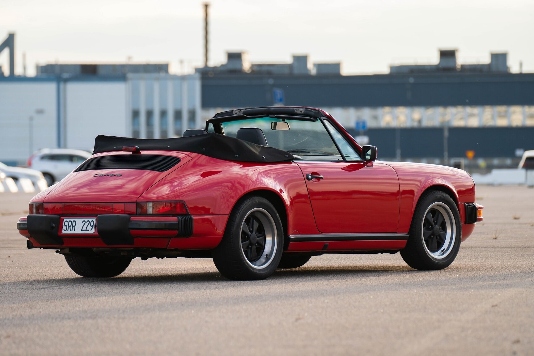 Exteriörbild på 1987 Porsche 911 Carrera Cab 3.2