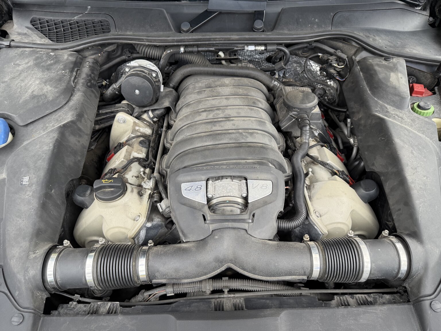 Image of 2013 Porsche Cayenne GTS mechanics