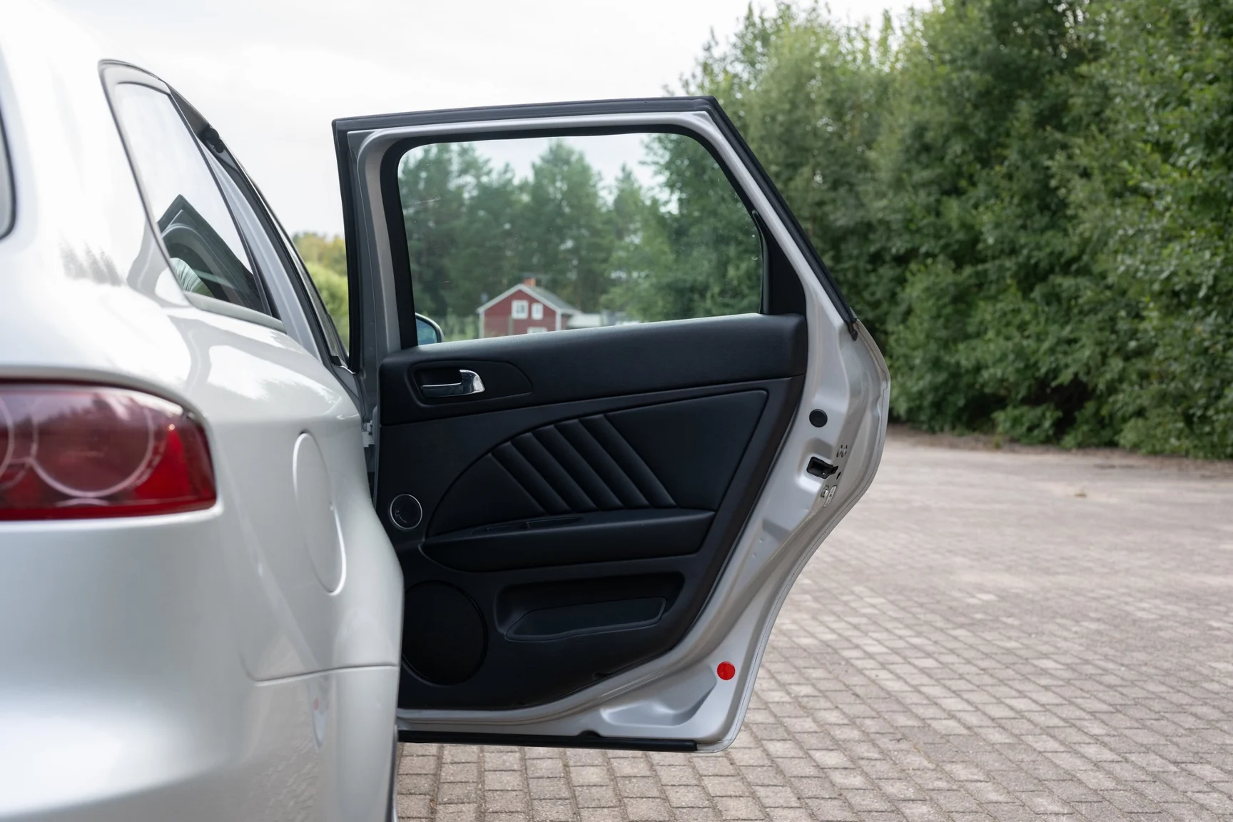 Innenraumfoto von 2008 Alfa Romeo 159 Q4 Sportwagon (16)